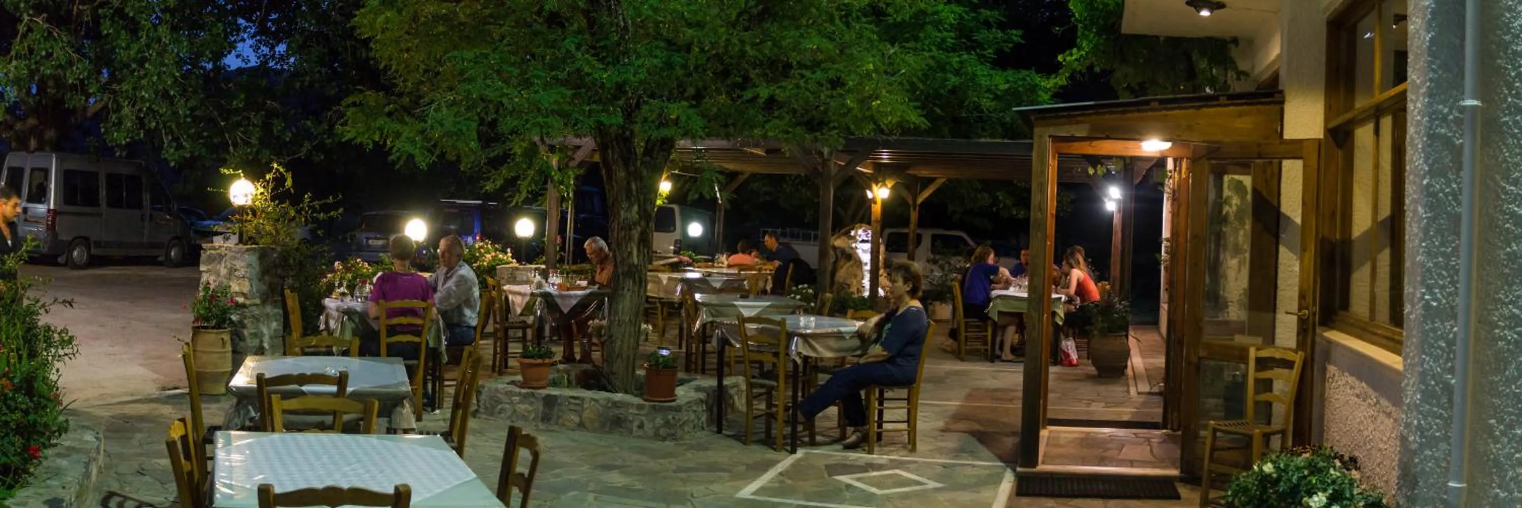Patio in Neos Omalos Hotel