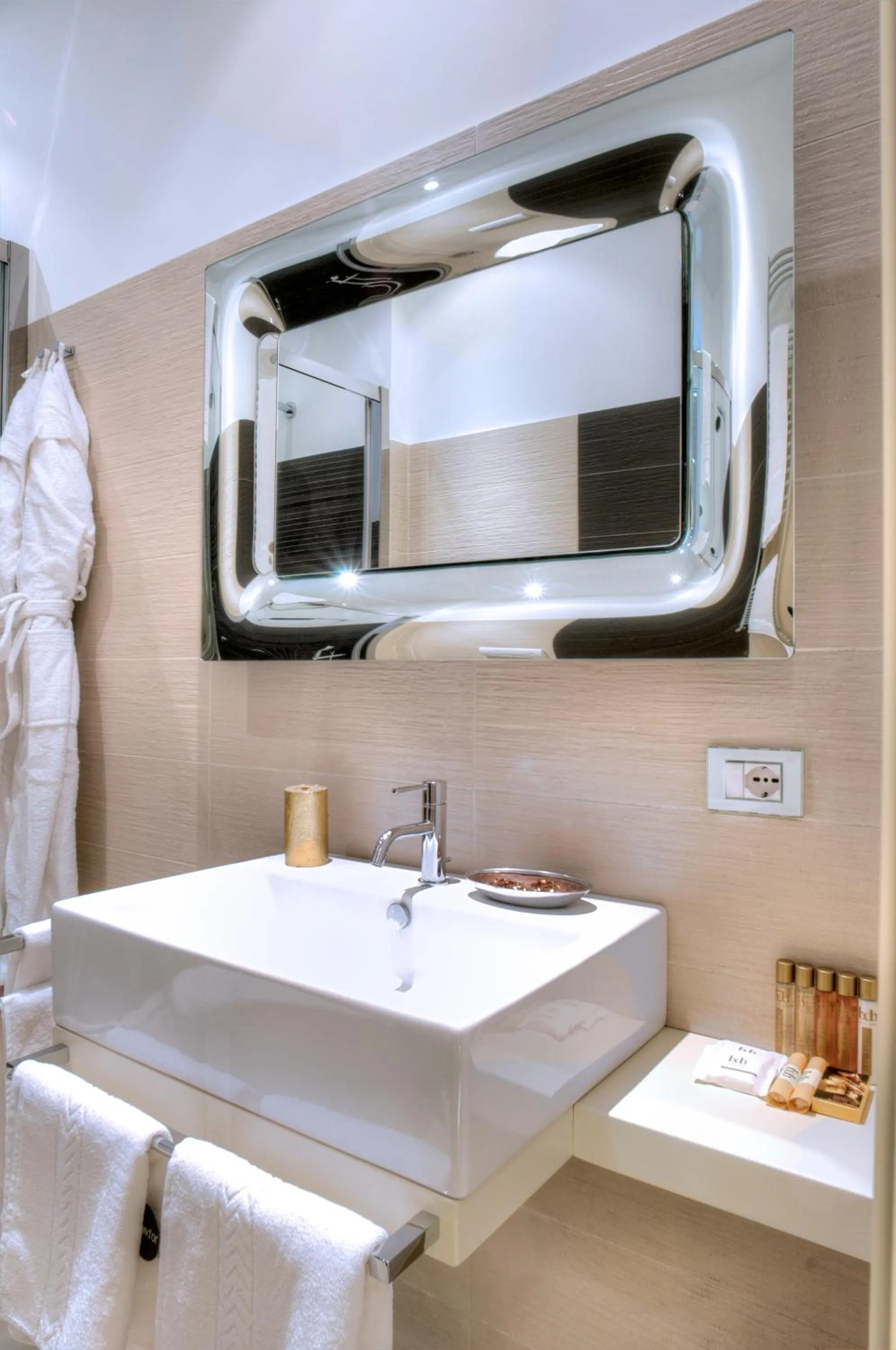 Bathroom in Bdb Luxury Rooms San Pietro