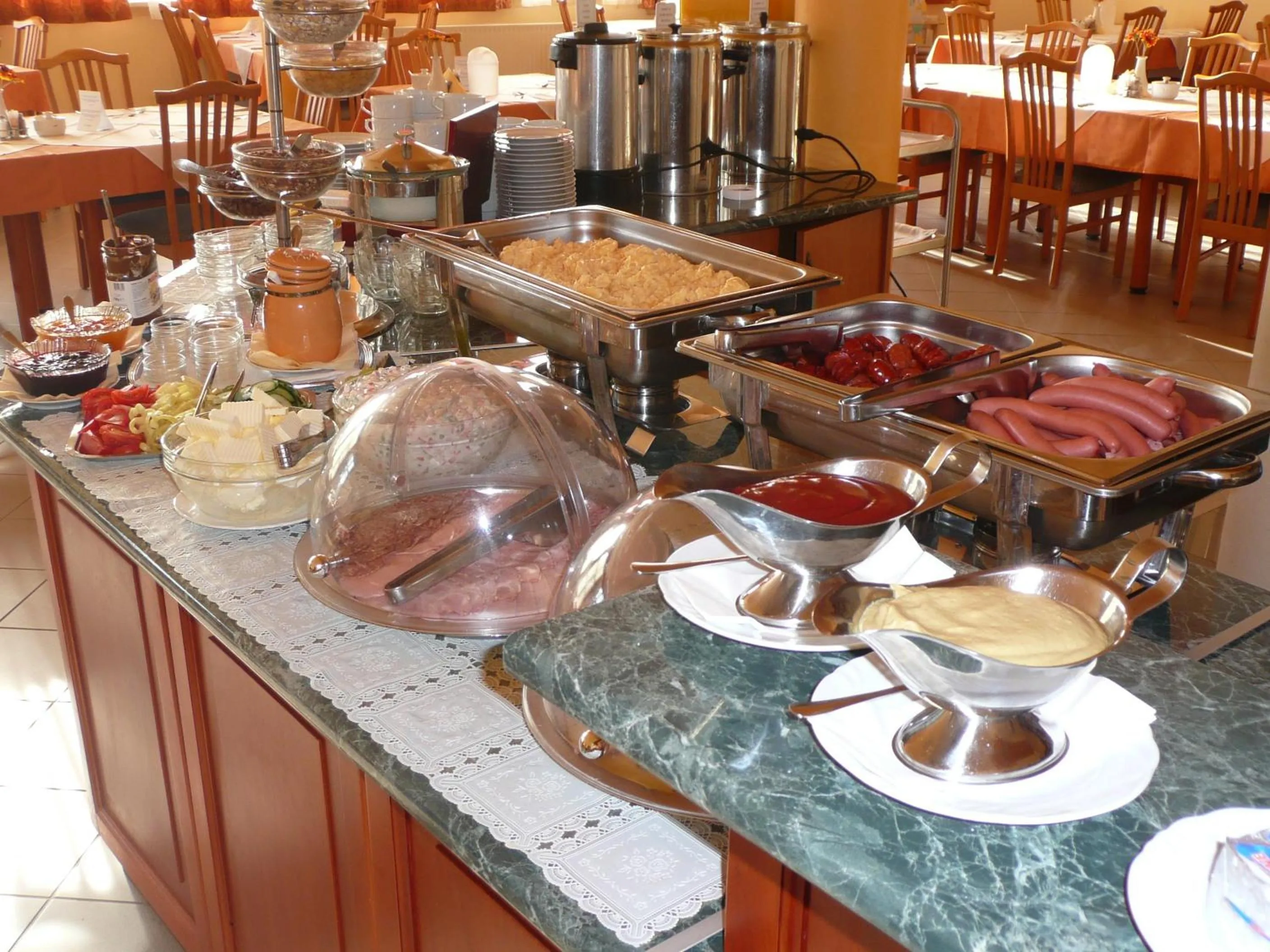 Restaurant/places to eat in Hotel Ovit