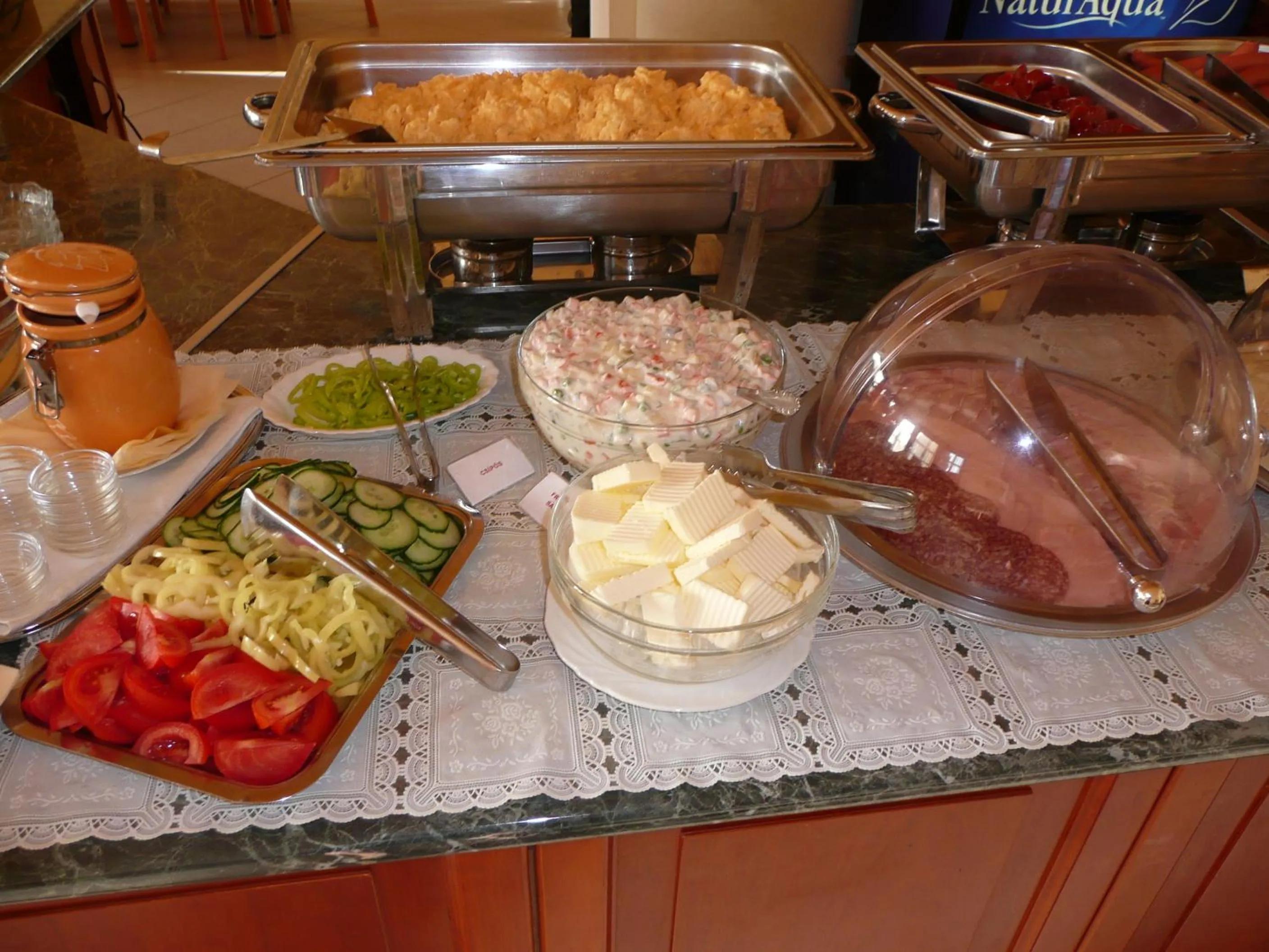 Restaurant/places to eat in Hotel Ovit