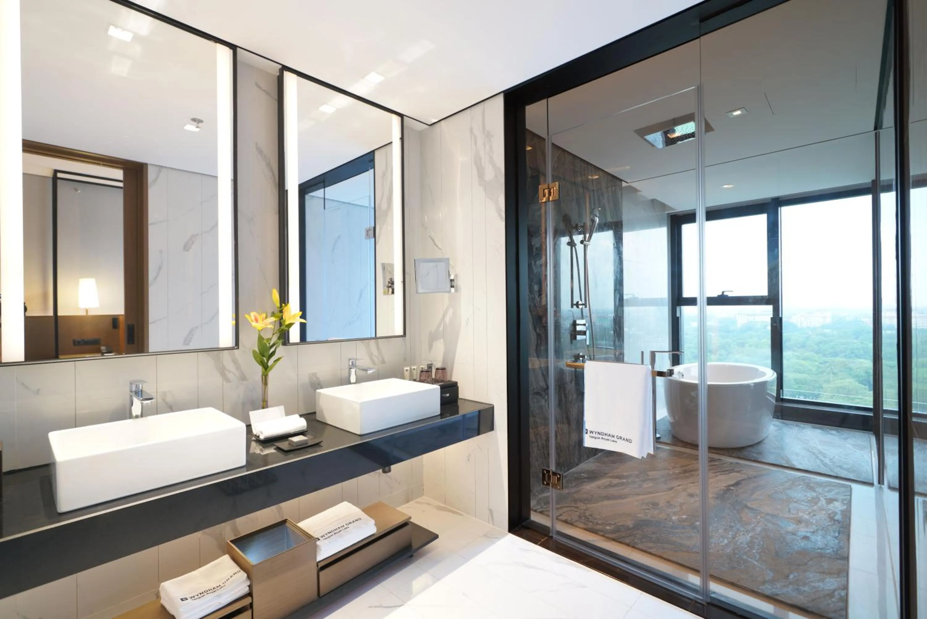 Shower in Wyndham Grand Yangon