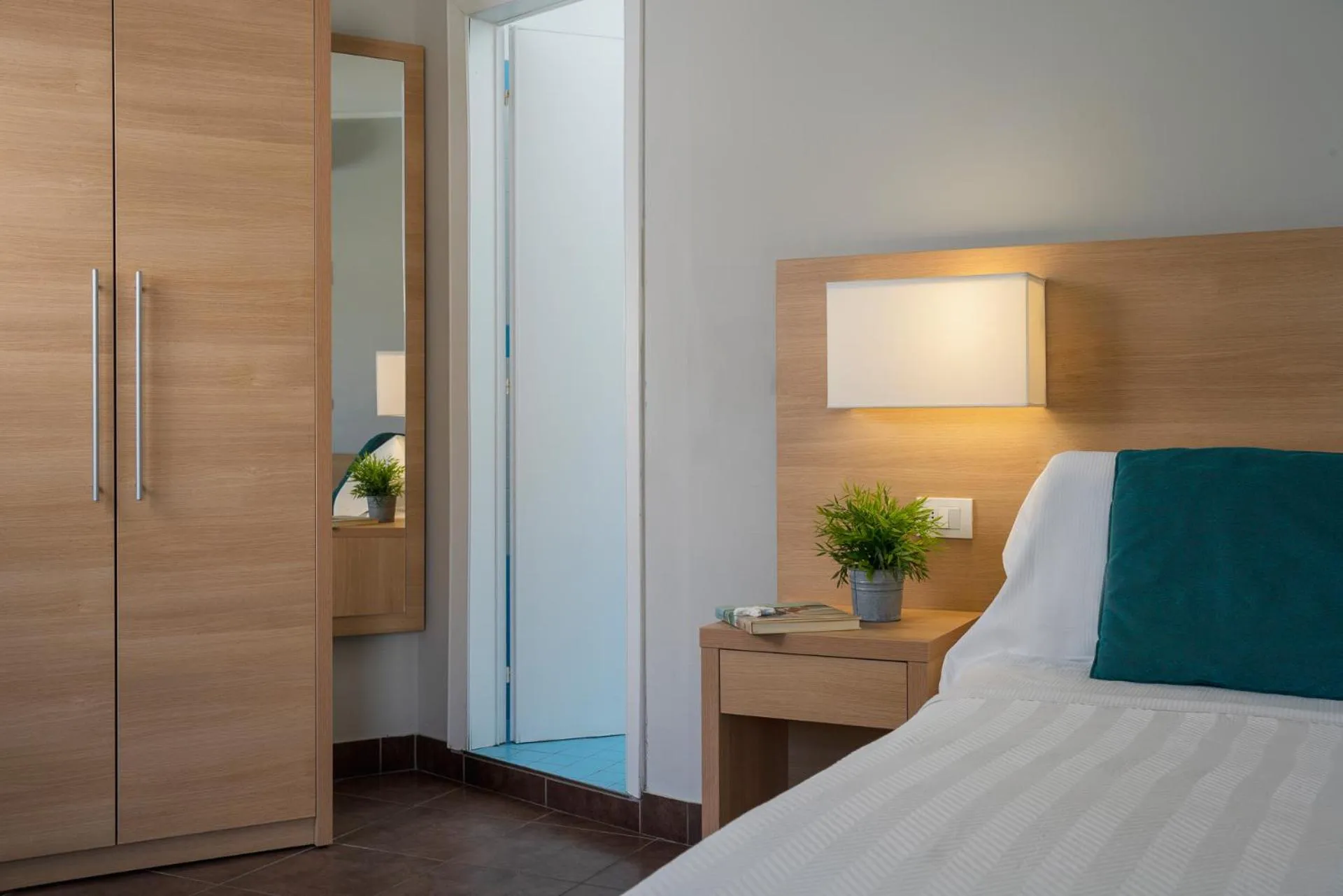 Bedroom, Bed in Duparc Hotel