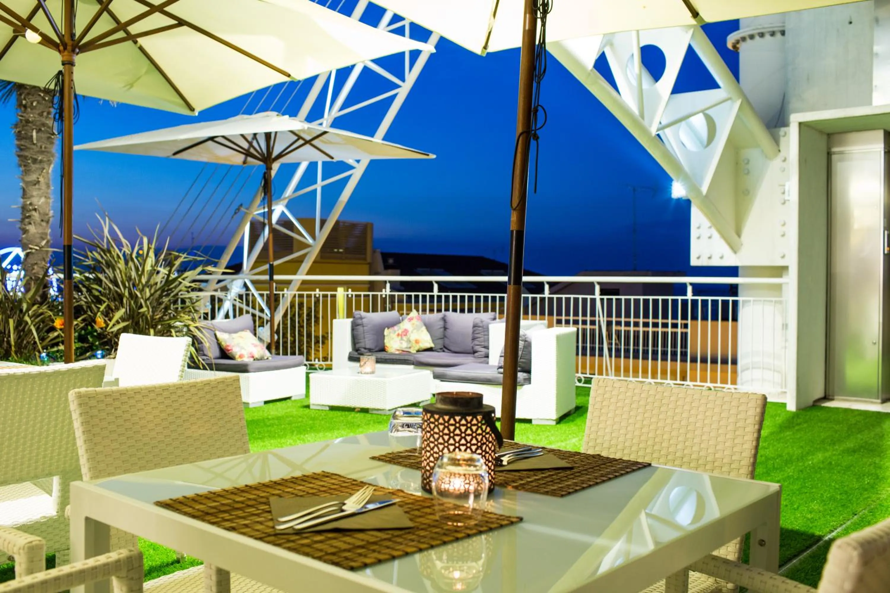 Restaurant/places to eat in Duparc Hotel