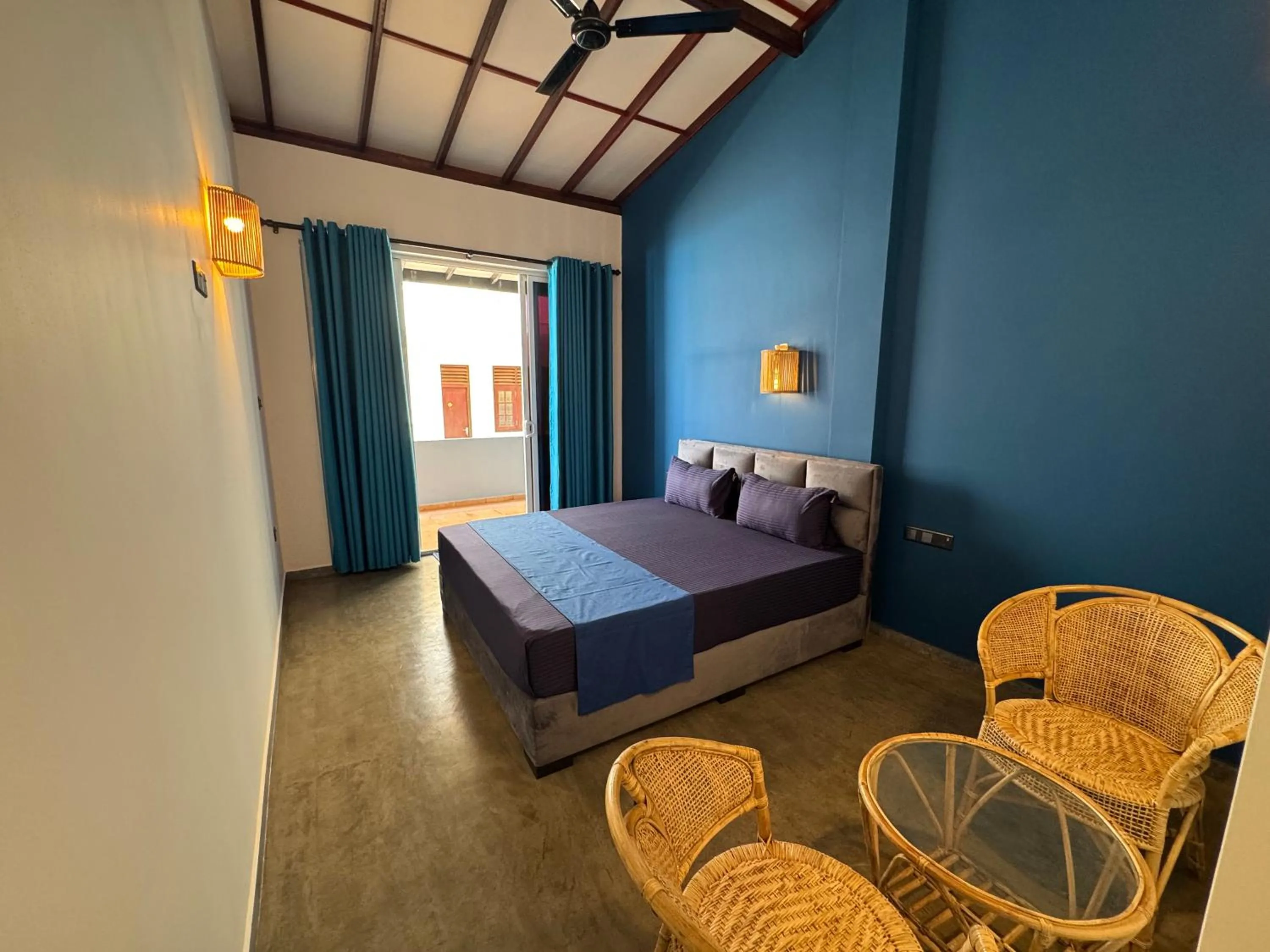 Photo of the whole room, Bed in Funky Hotel