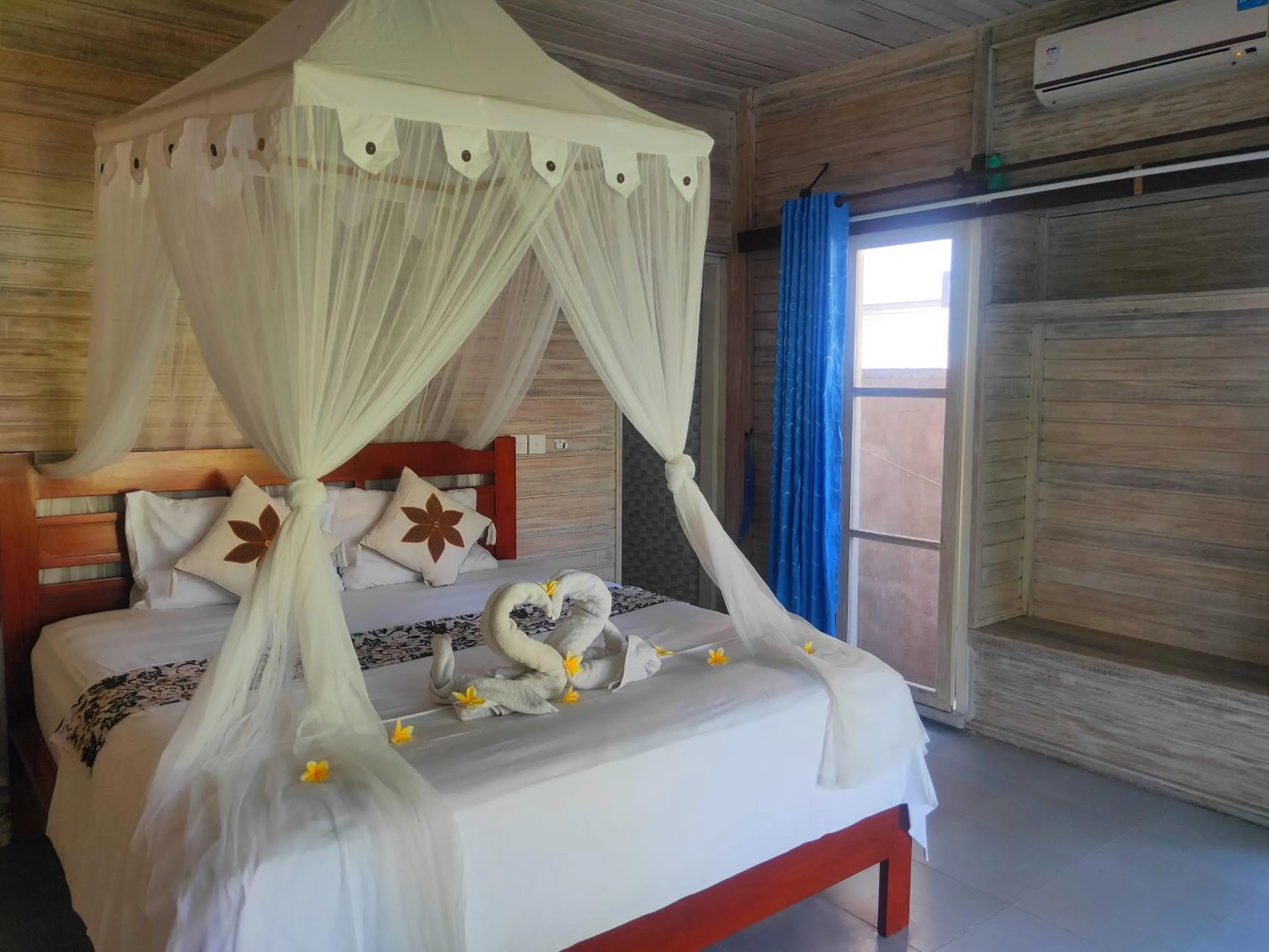 Vista Huts Lembongan