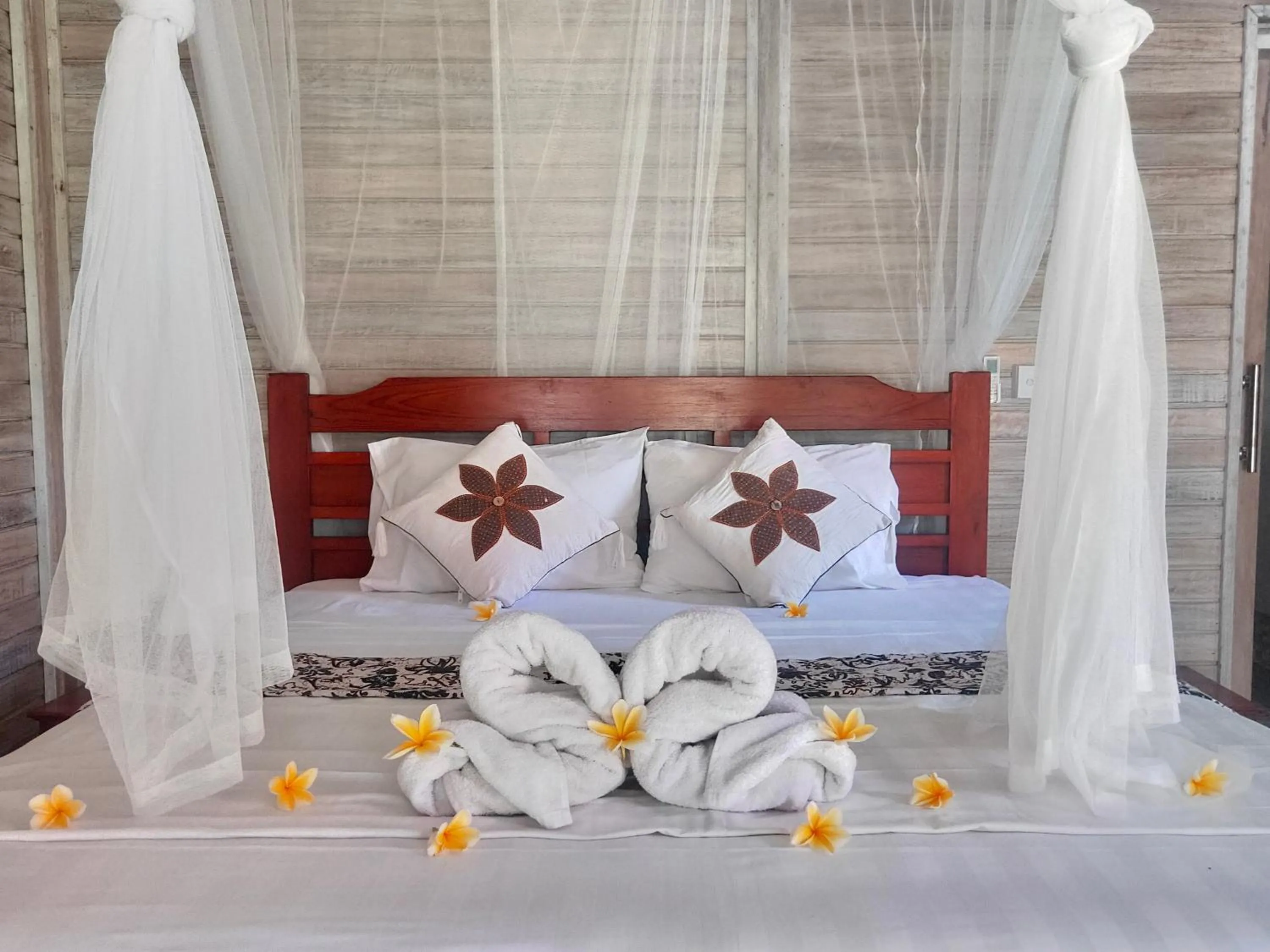 Vista Huts Lembongan