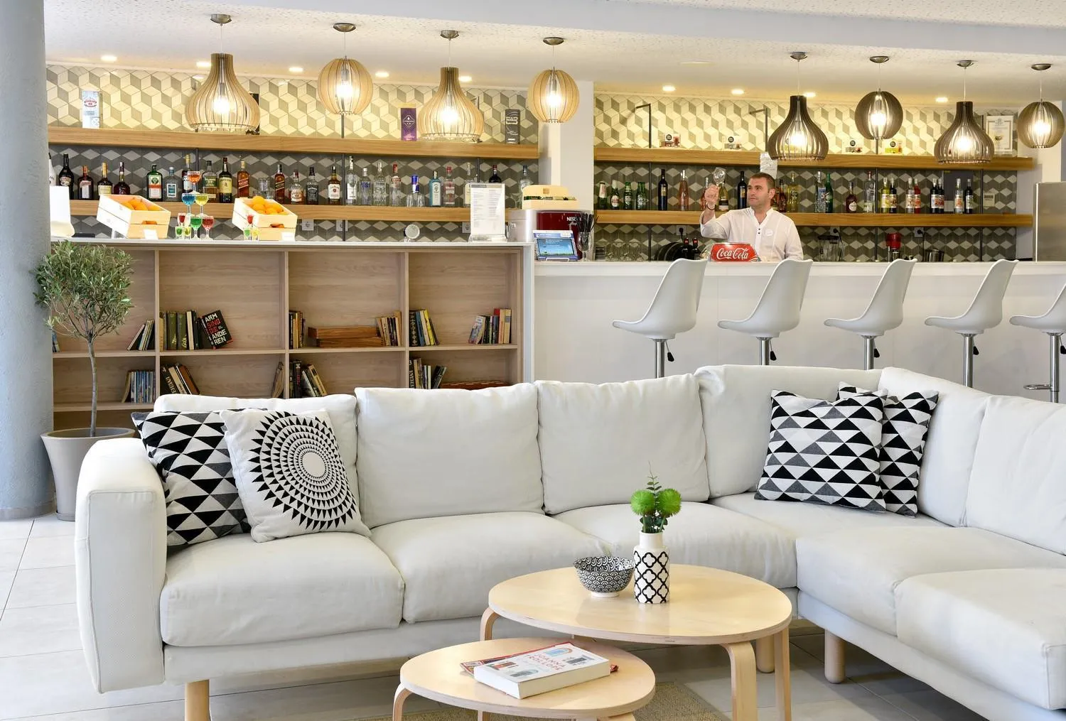 Lounge or bar in iHotel Sunny Beach