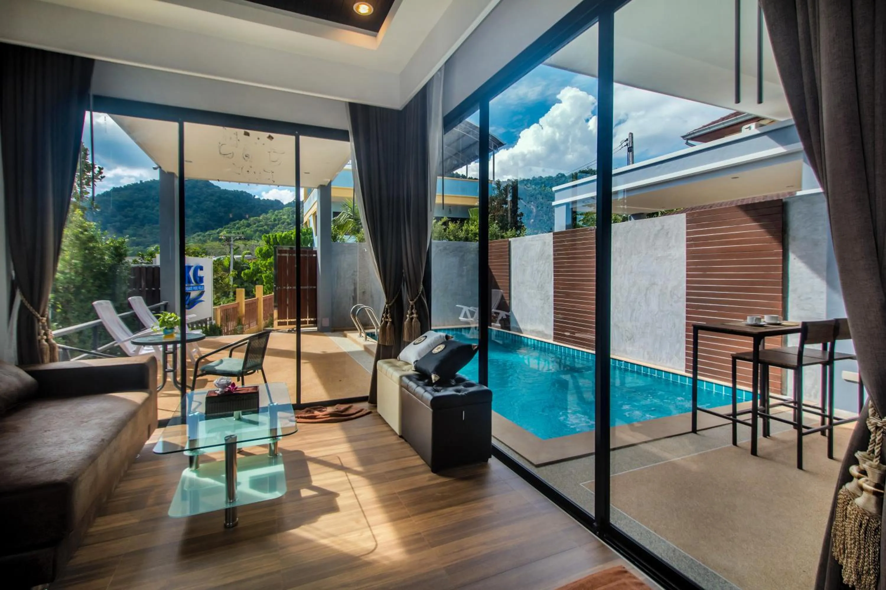 Swimming pool in KG Private Pool Villa