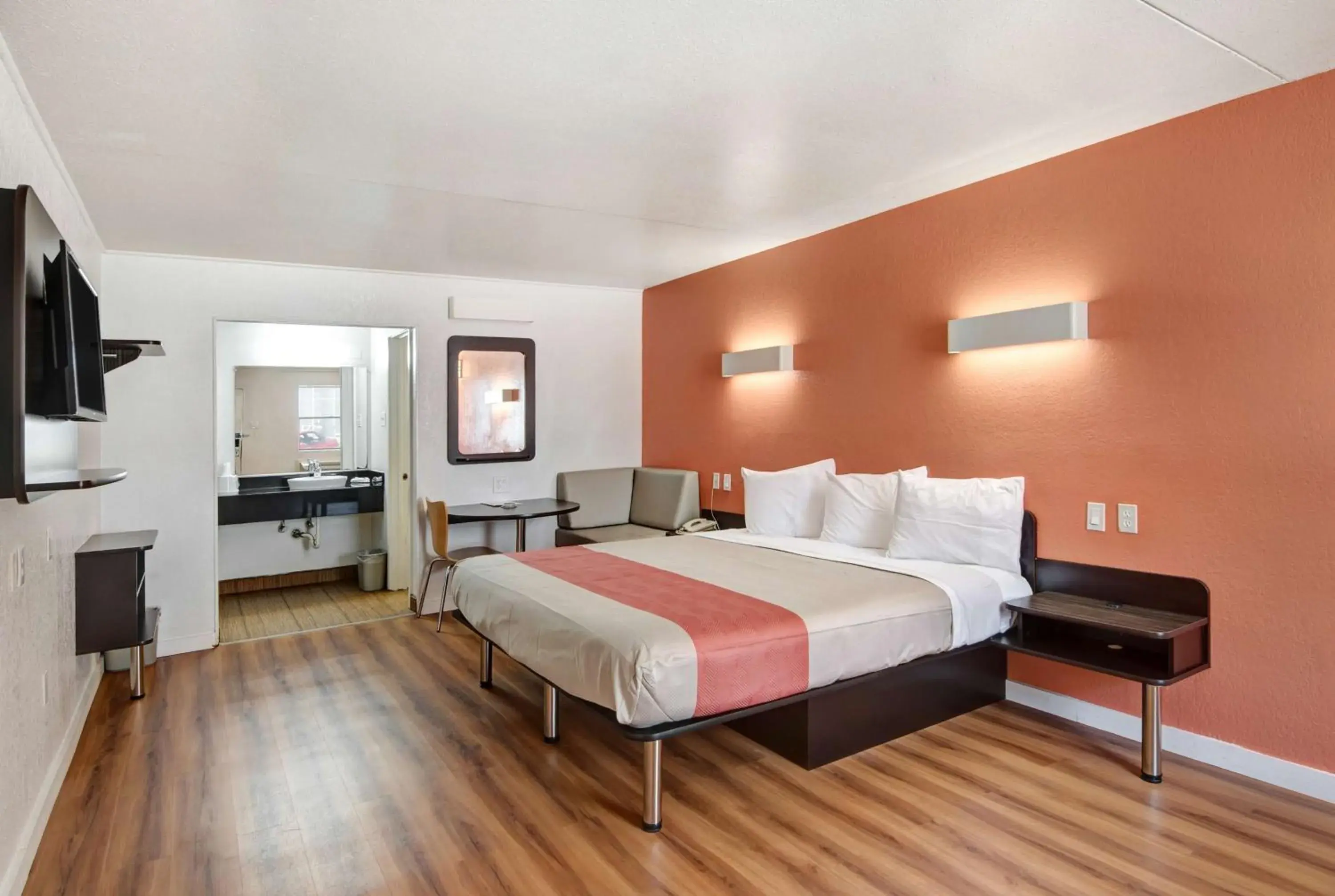 TV and multimedia, Bed in Motel 6-Dallas, TX - Forest Lane TV and multimedia, Bed in Motel 6-Dallas, TX - Forest Lane