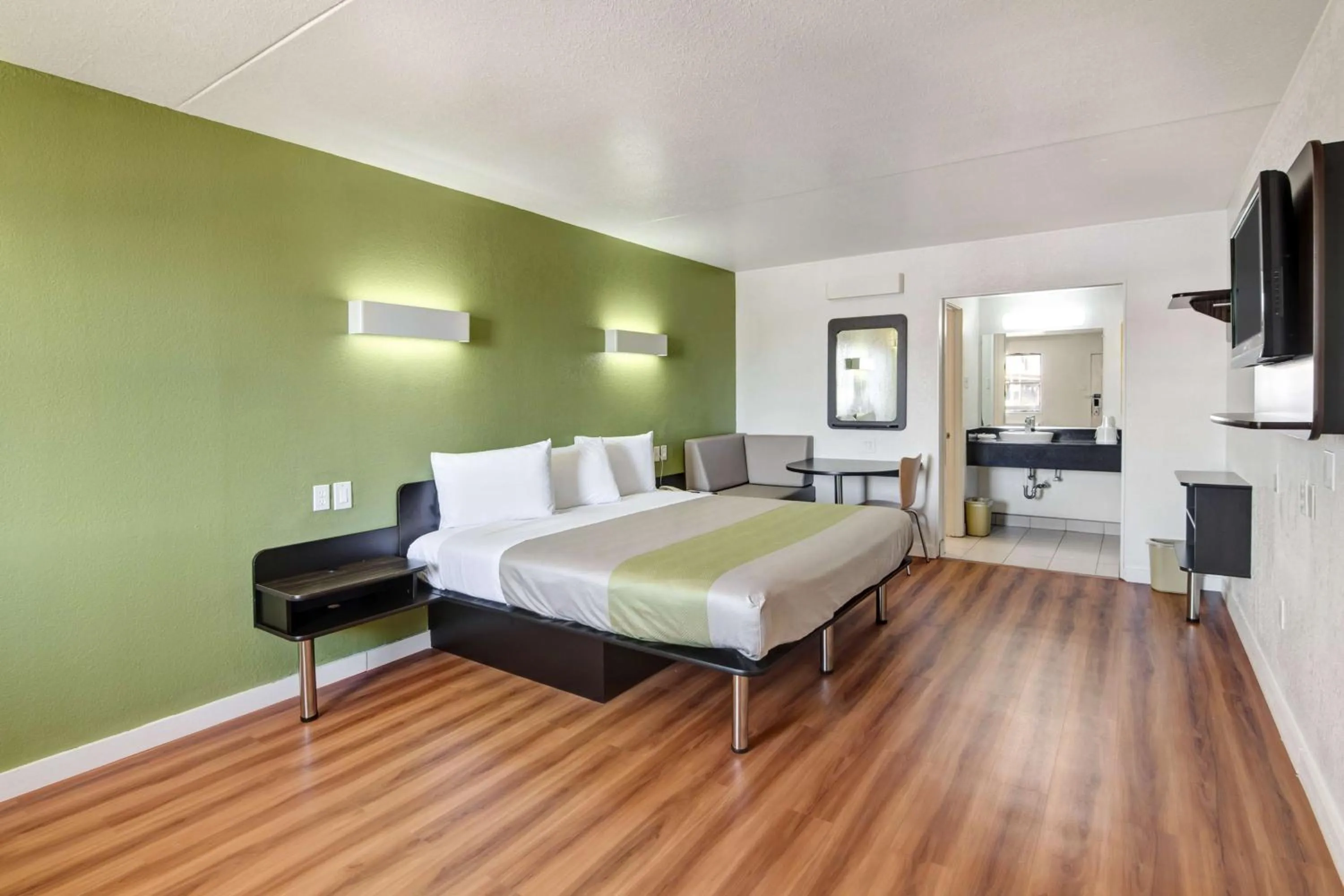 TV and multimedia, Bed in Motel 6-Dallas, TX - Forest Lane