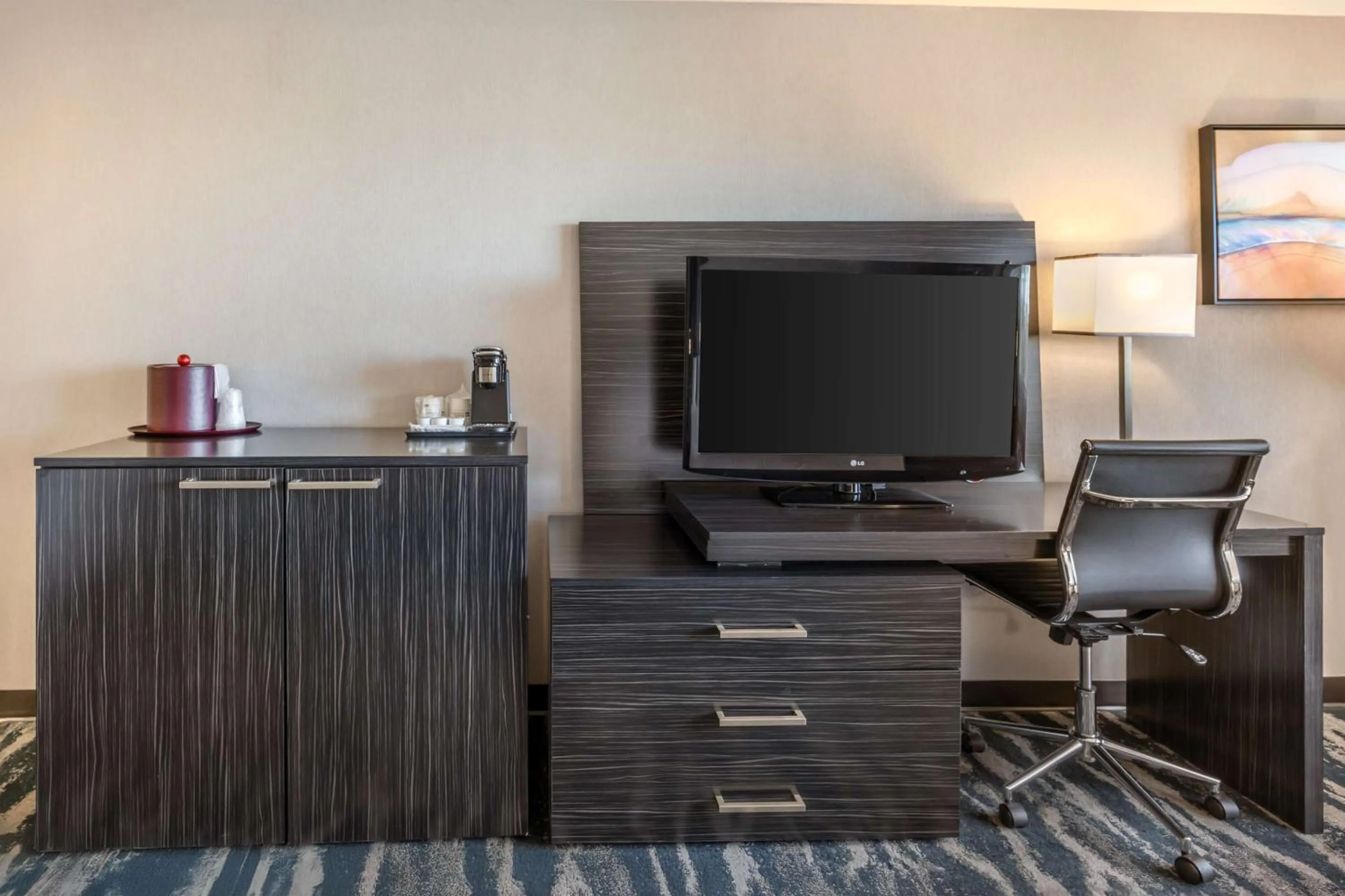 Bedroom in Best Western Plus North Las Vegas Inn & Suites