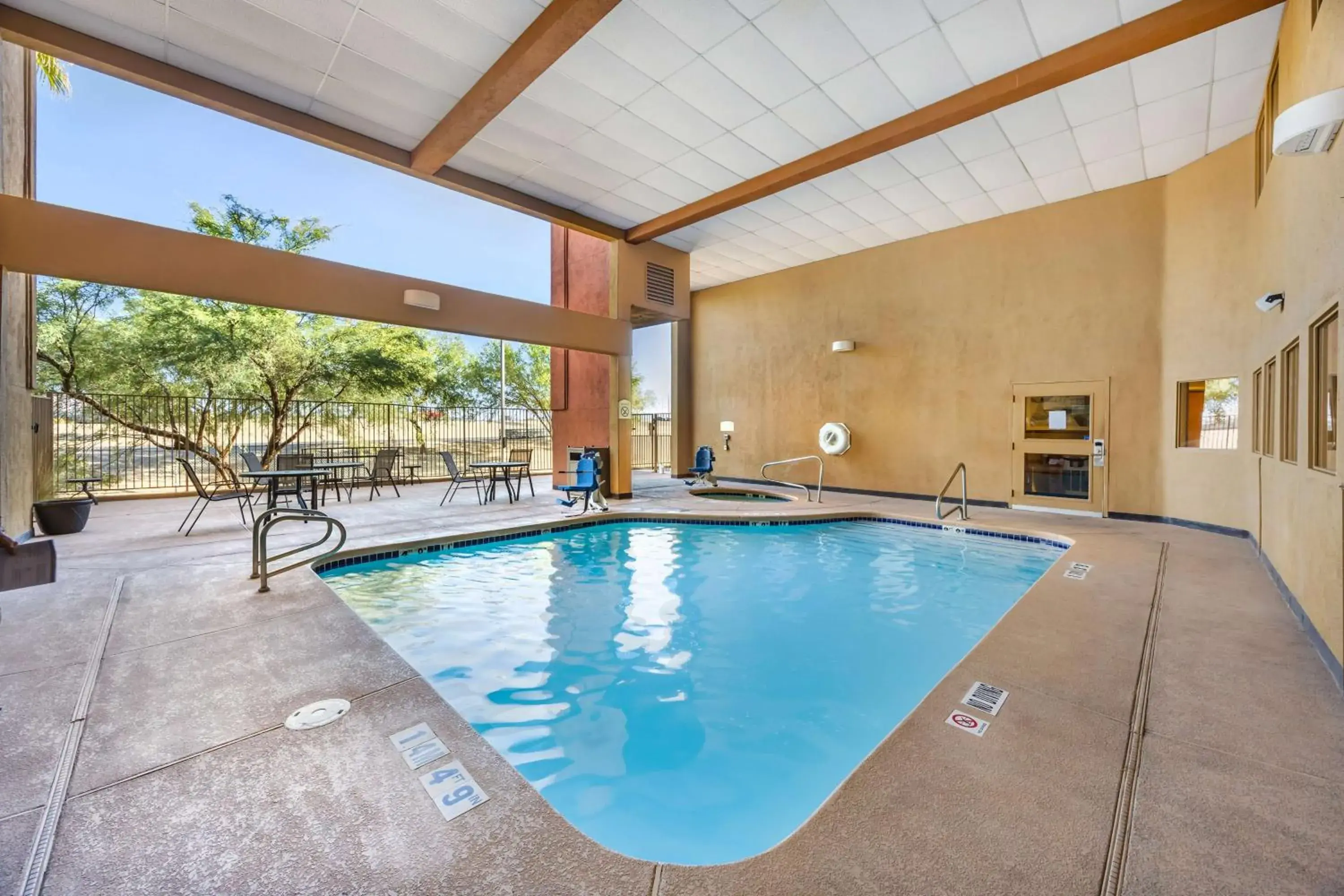 Pool view in Best Western Plus North Las Vegas Inn & Suites Pool view in Best Western Plus North Las Vegas Inn & Suites