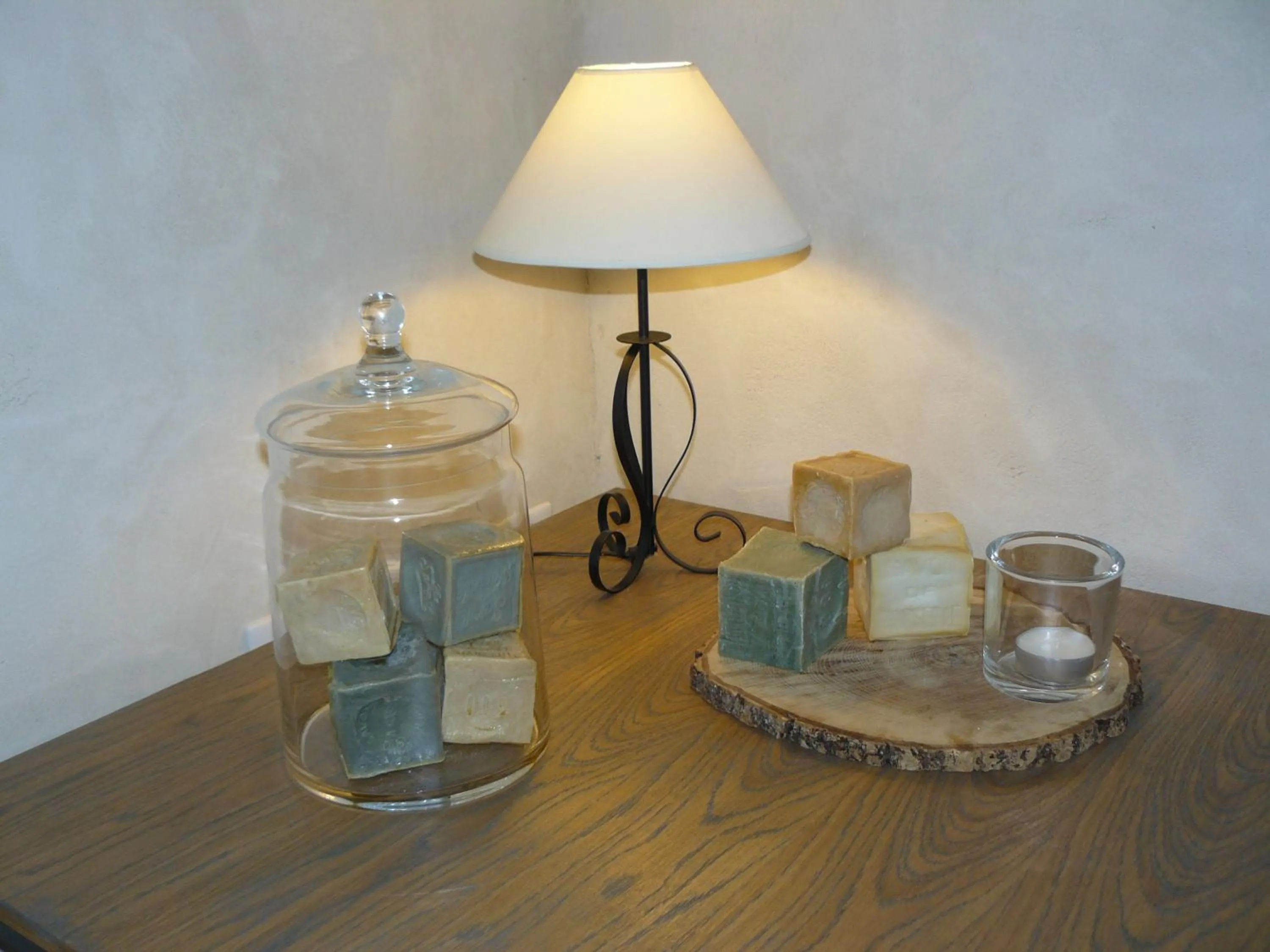 Decorative detail in Mas du Vieux Tilleul