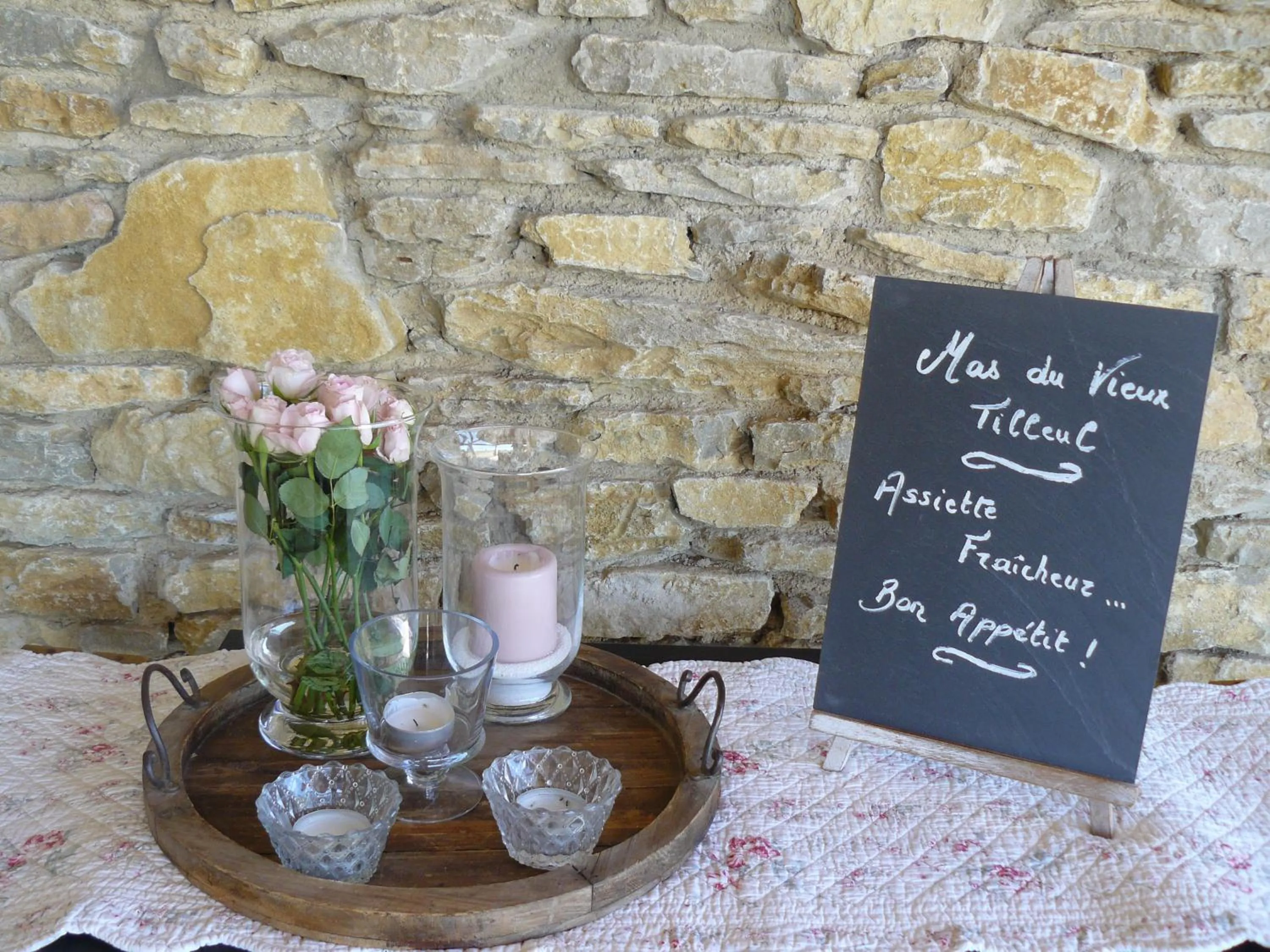 Decorative detail in Mas du Vieux Tilleul