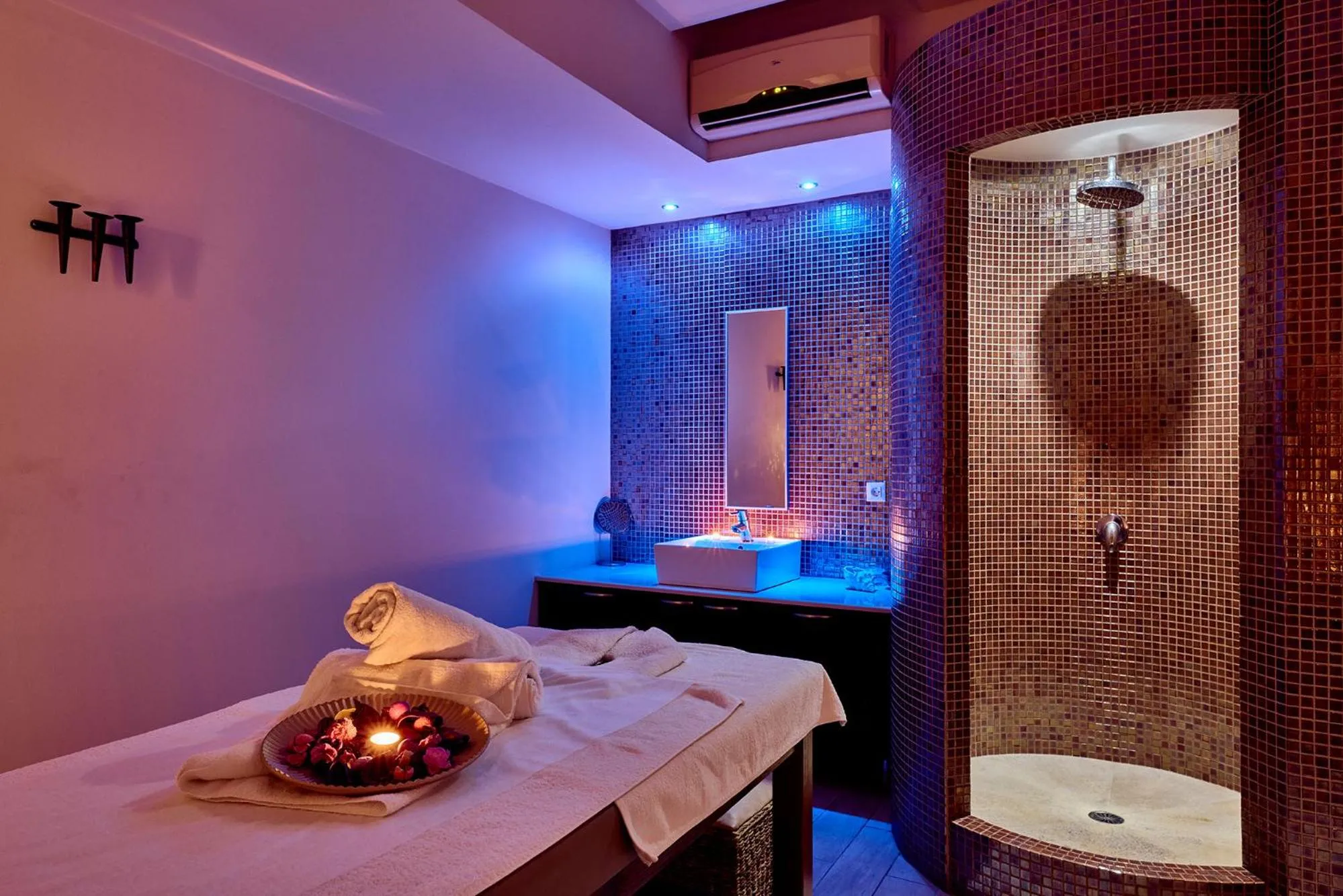 Spa and wellness centre/facilities in Paralos Kosta Alímia