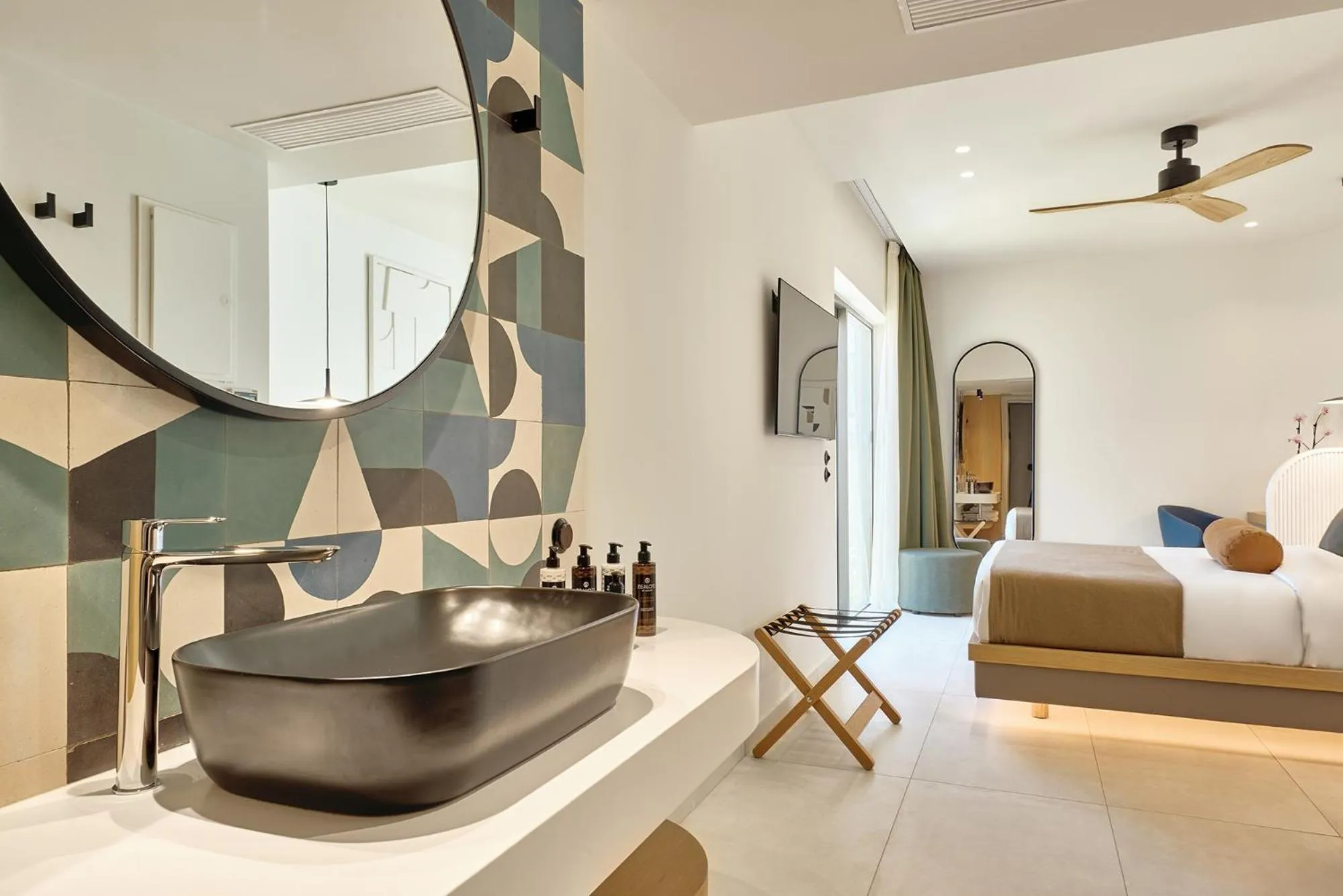 Bathroom, Bed in Paralos Kosta Alímia