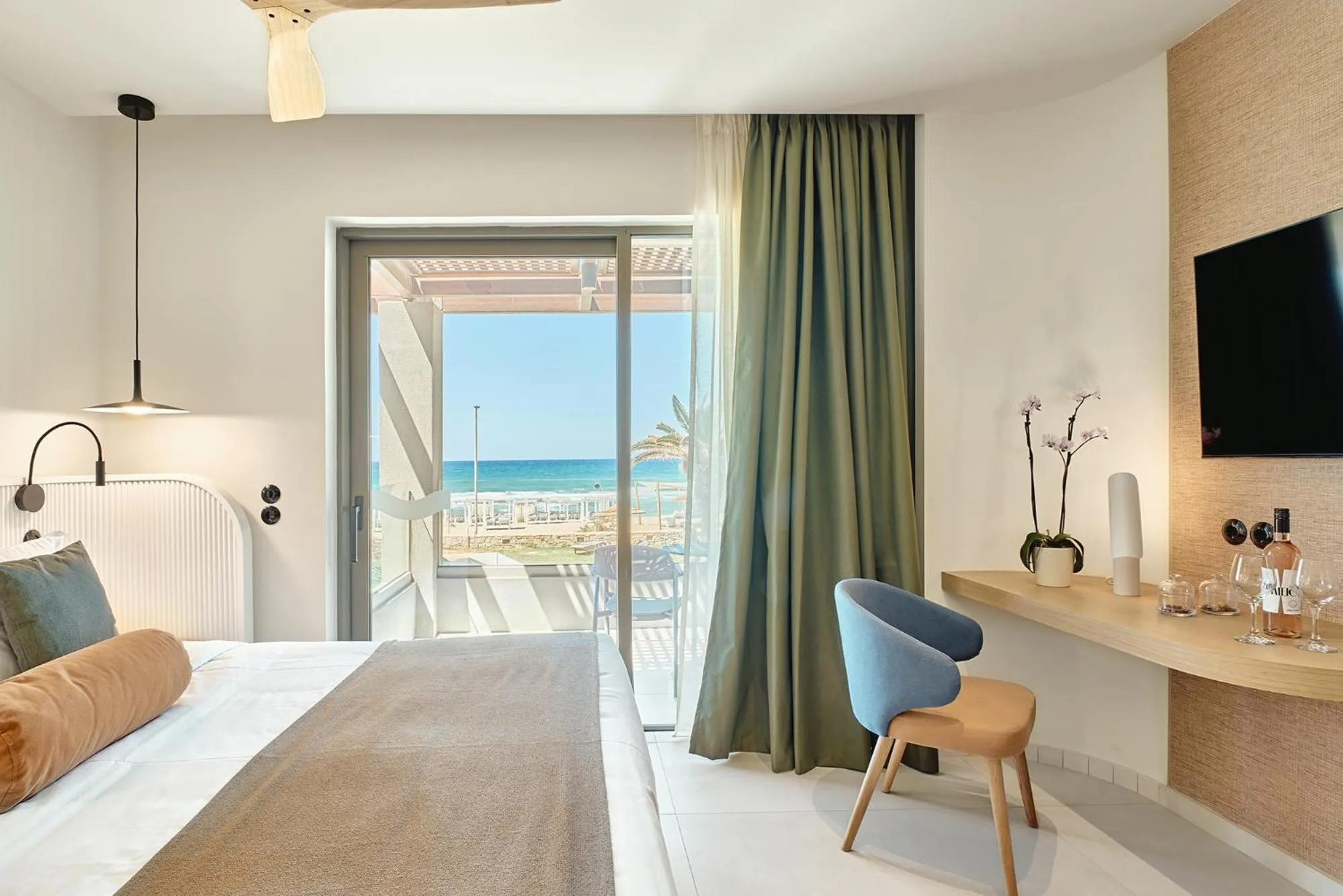 Sea view, Bed in Paralos Kosta Alímia