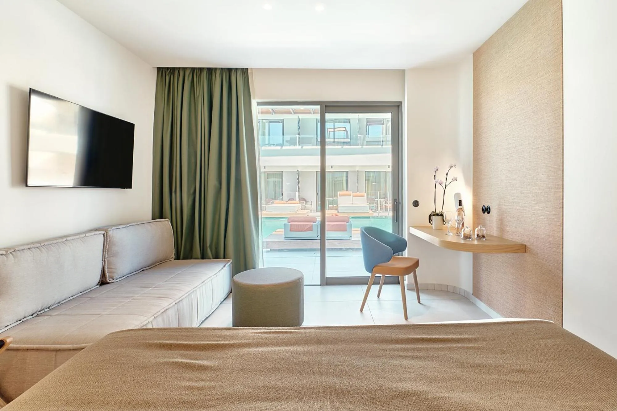 Bedroom, Bed in Paralos Kosta Alímia