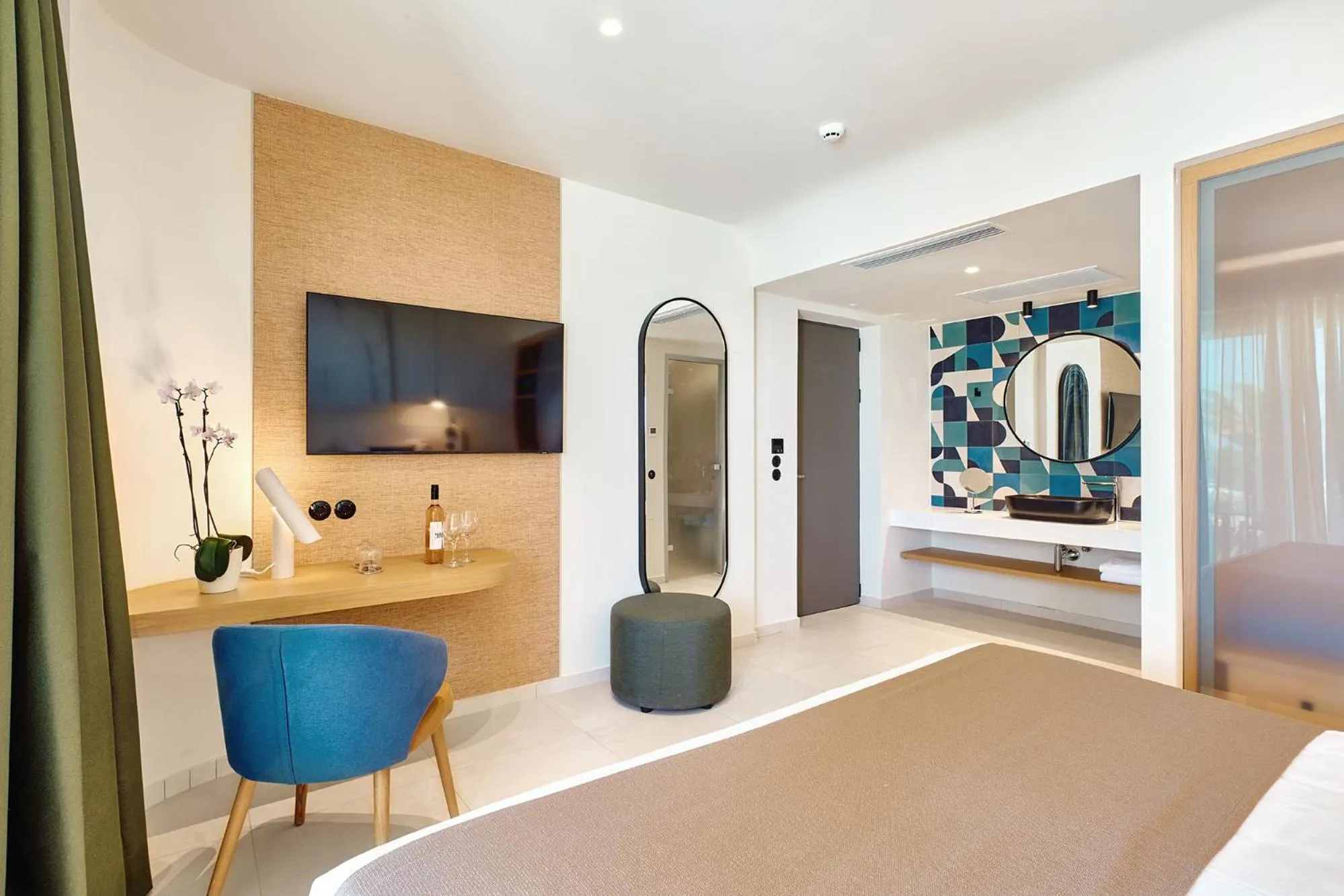 Bedroom, Bed in Paralos Kosta Alímia