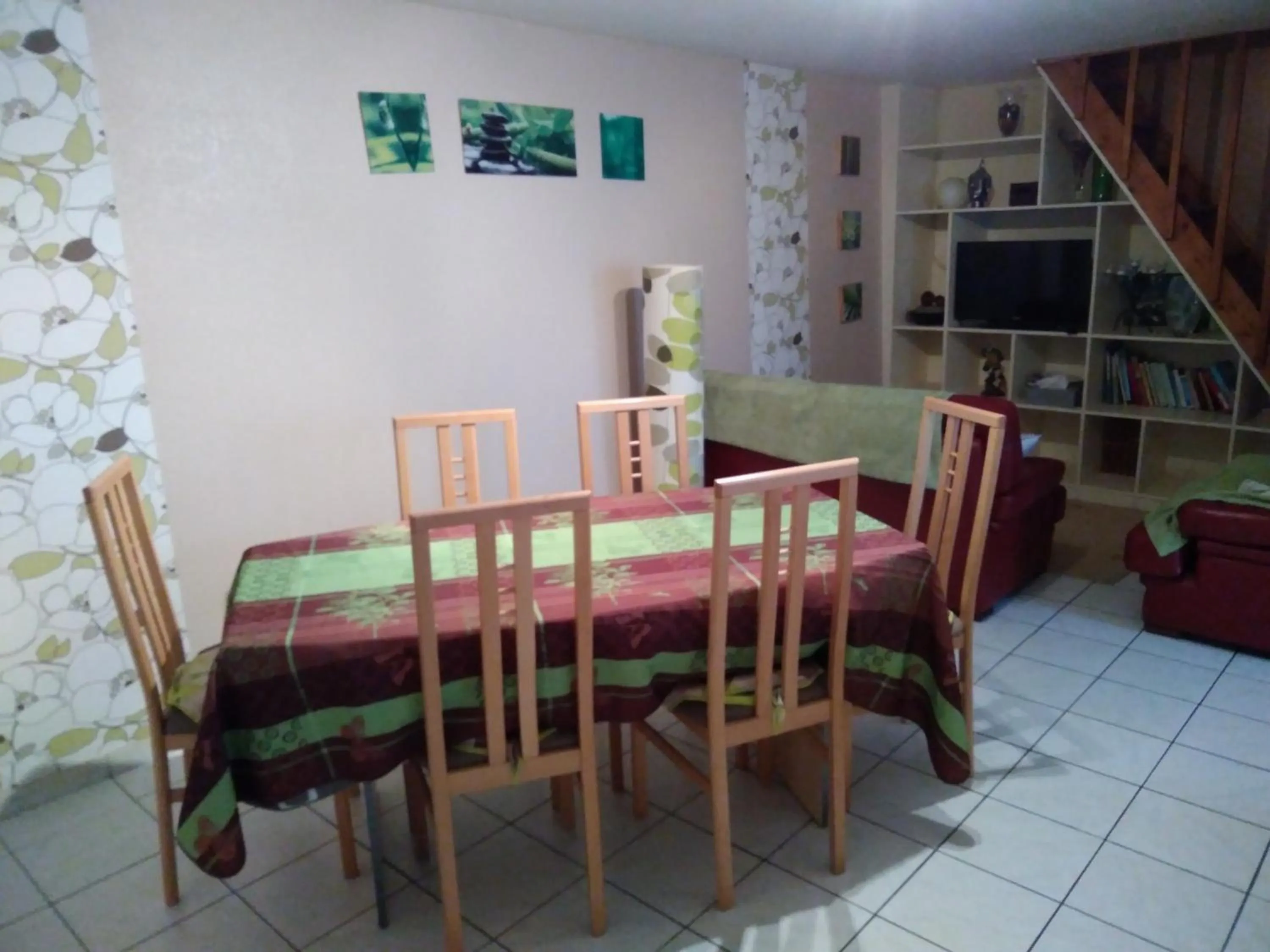 Library in les tourterelles