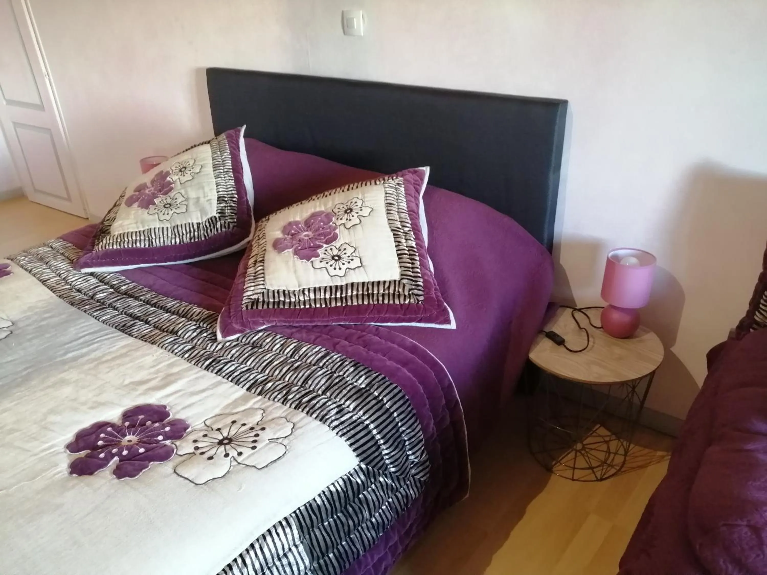 Bed in les tourterelles