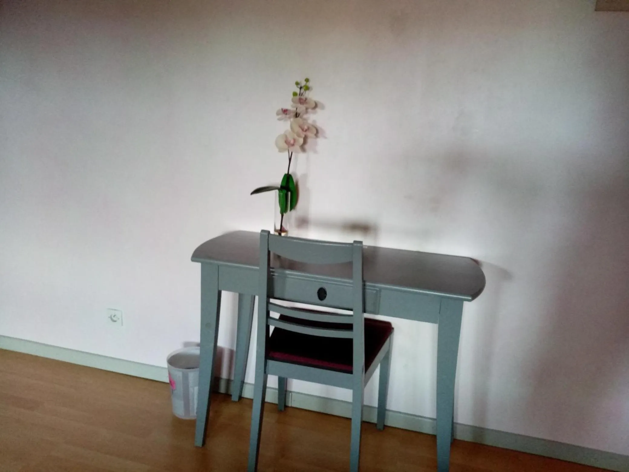 Decorative detail in les tourterelles