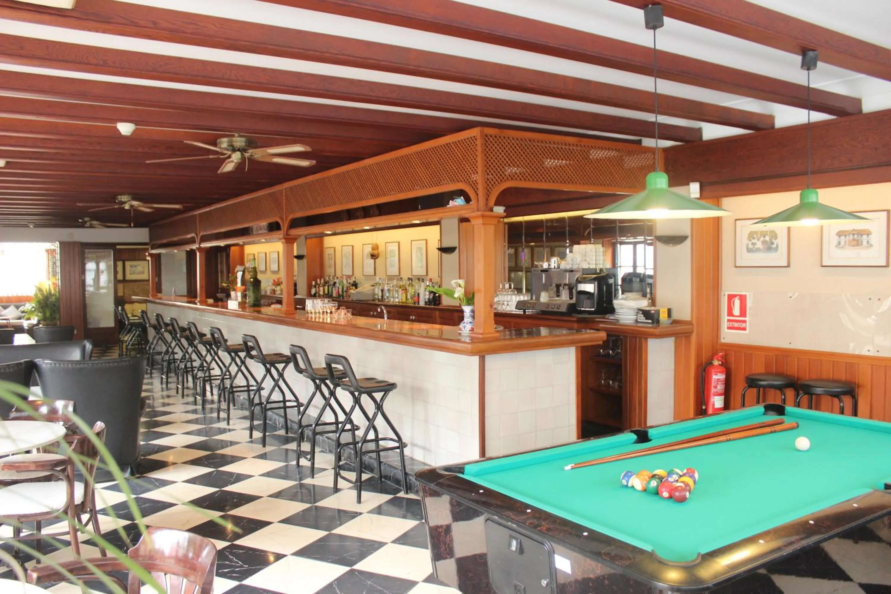 Lounge or bar in Hostal Cas Bombu