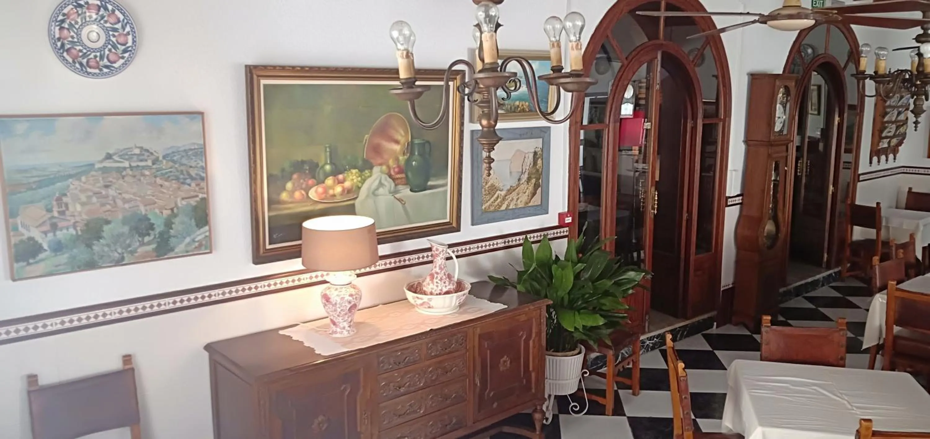 Dining area in Hostal Cas Bombu