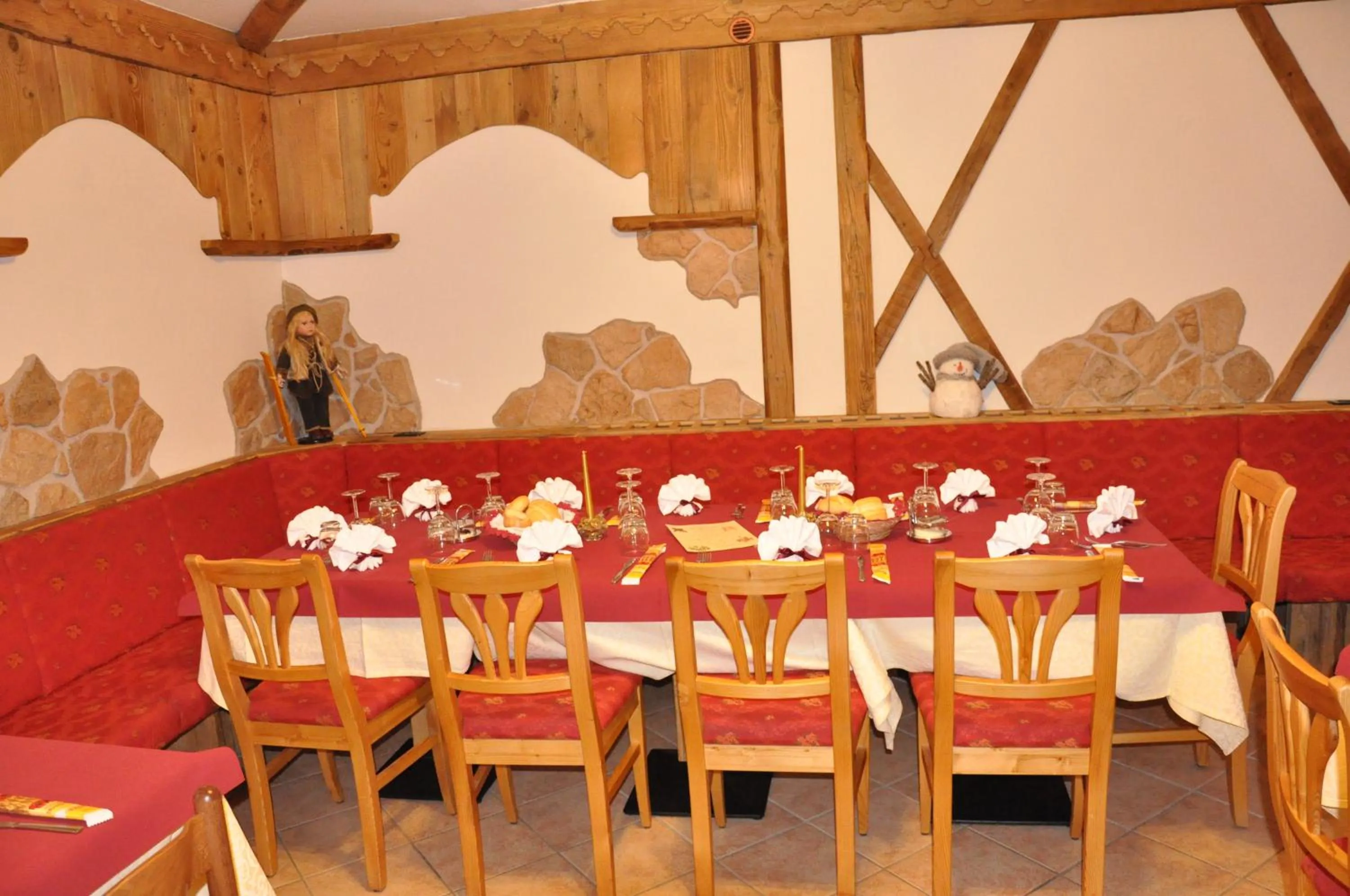 Restaurant/places to eat in Hotel Piancastello