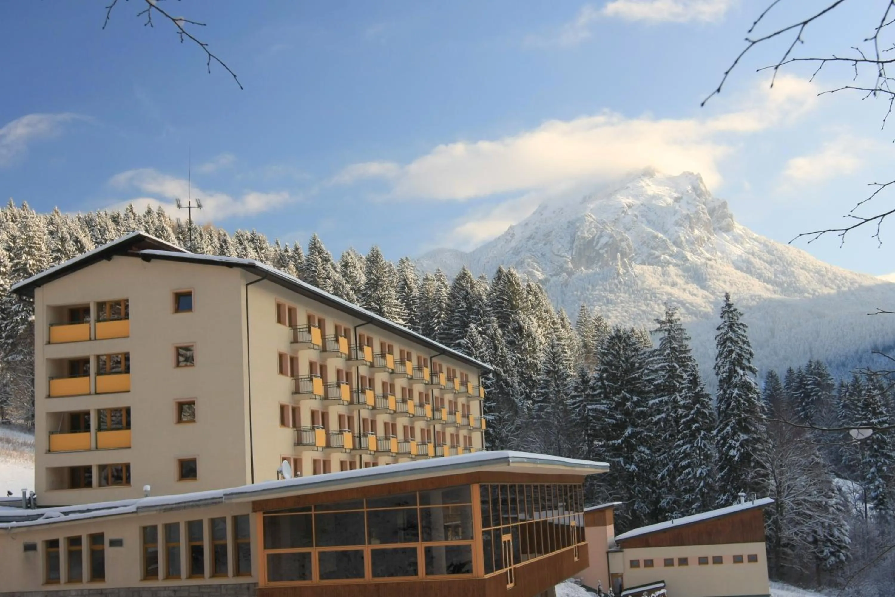 Facade/entrance in Hotel Boboty