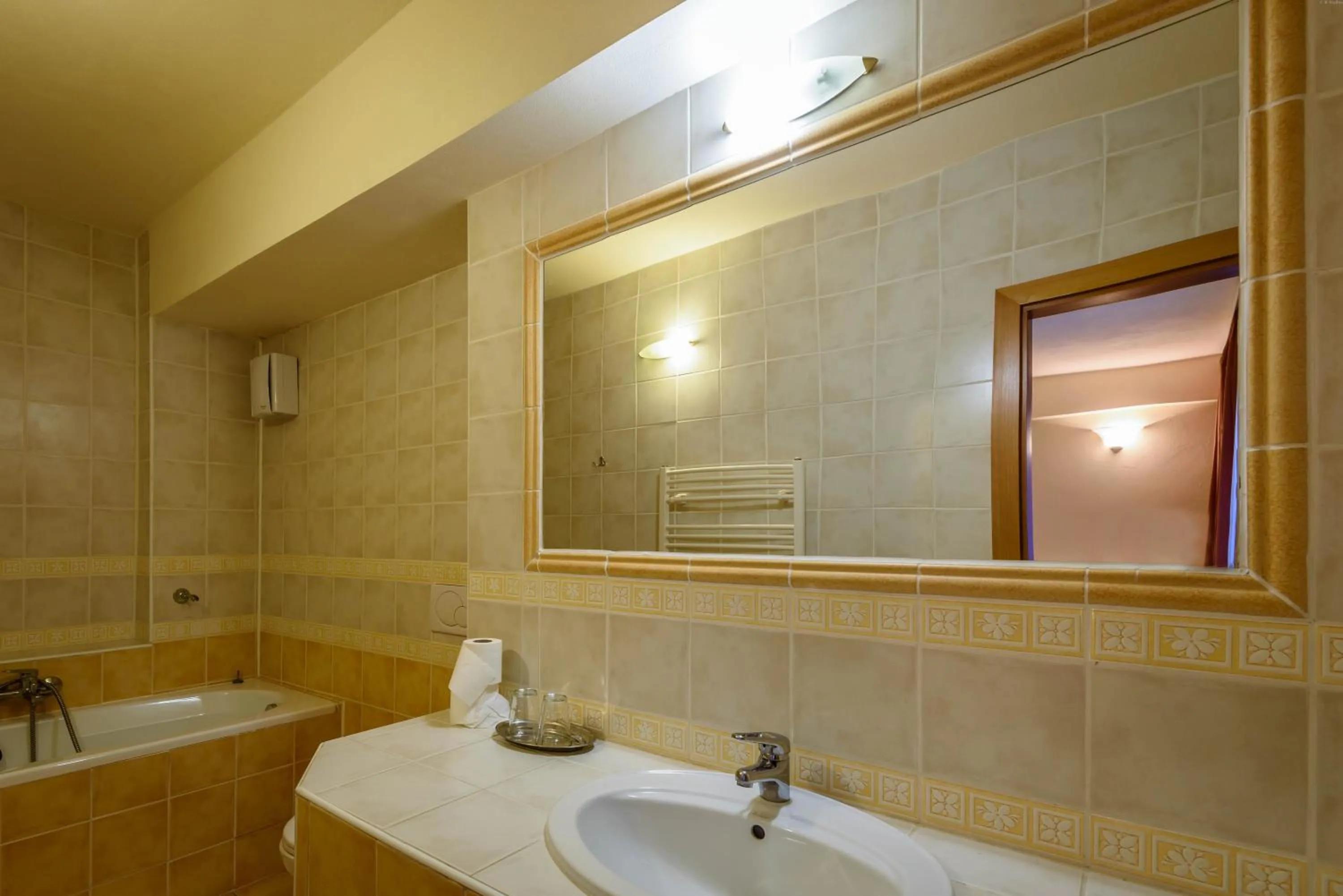 Bathroom in Hotel Boboty