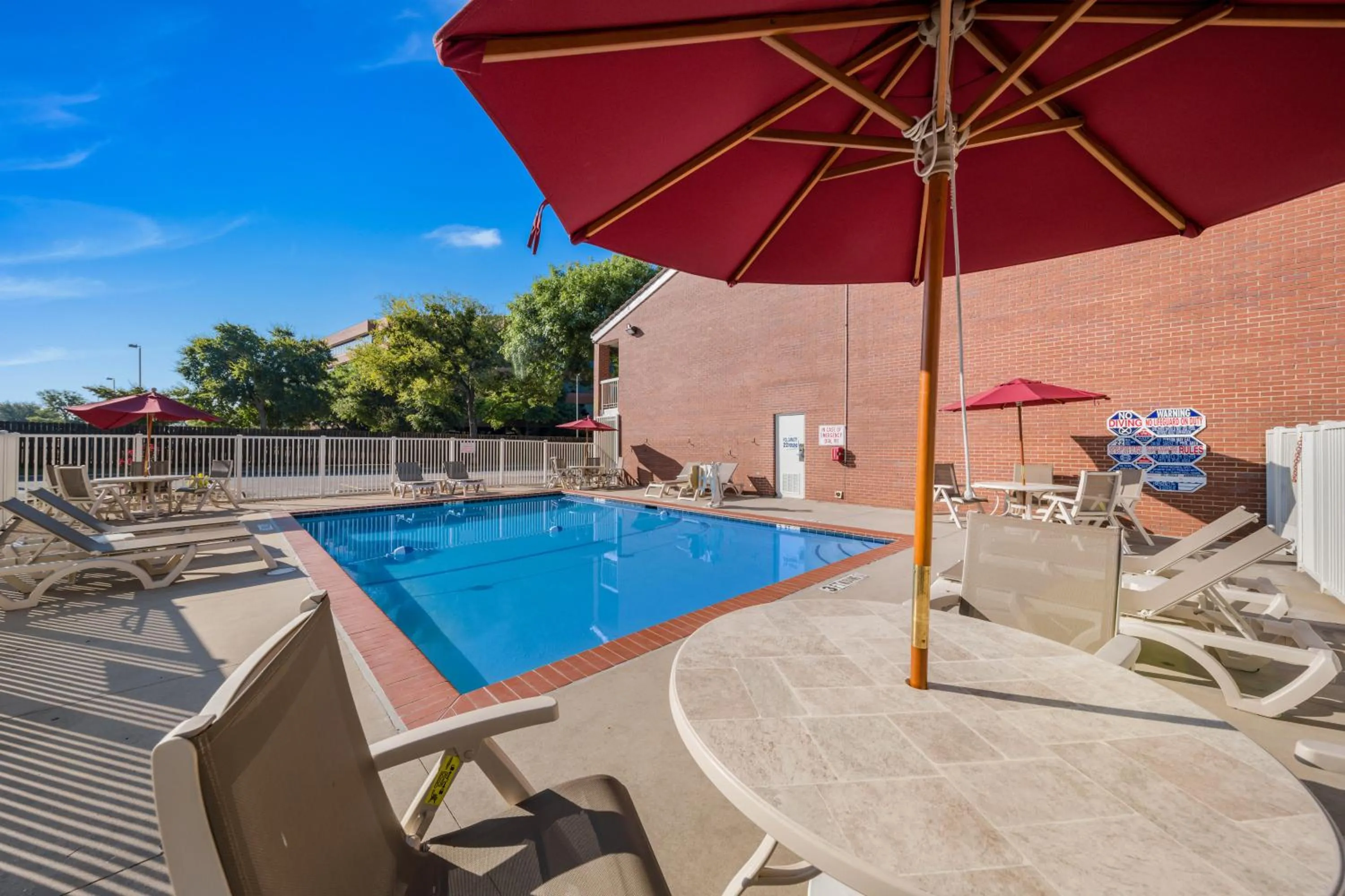 Swimming pool in Motel 6-Plano, TX - Plano Northeast