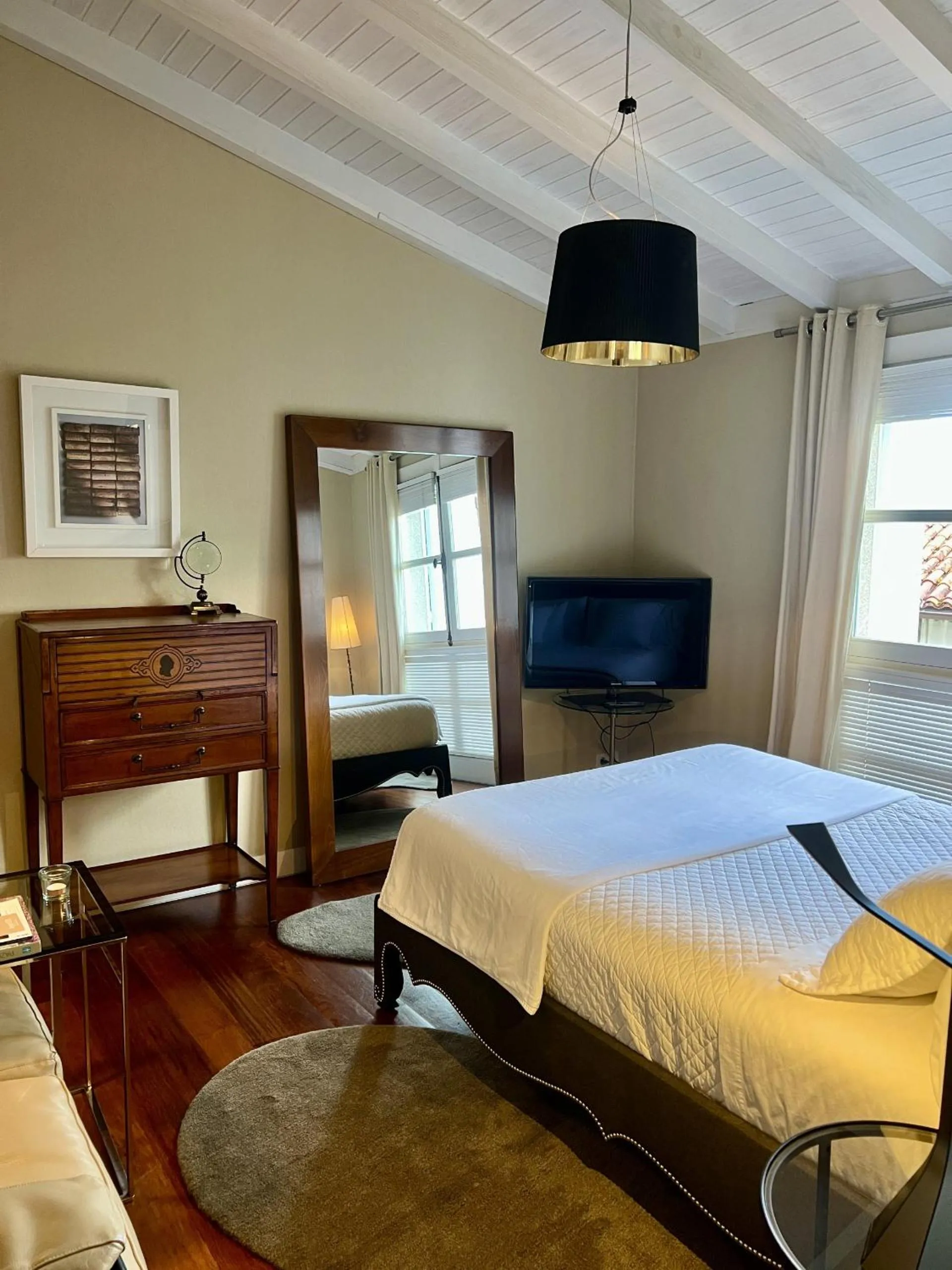 Photo of the whole room, Bed in Enoturismo Novavila Rias Baixas Wine Design