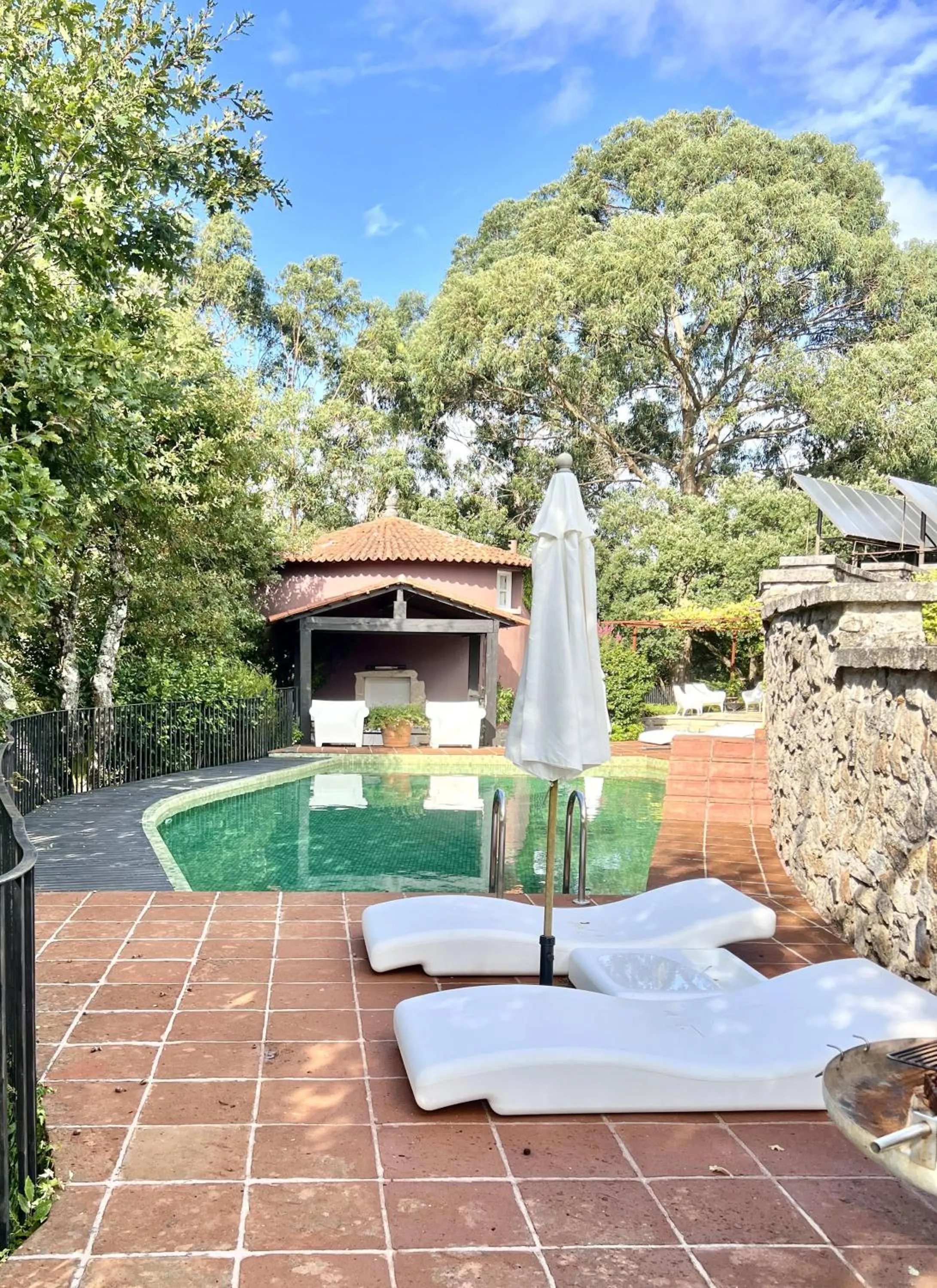 Swimming pool in Enoturismo Novavila Rias Baixas Wine Design