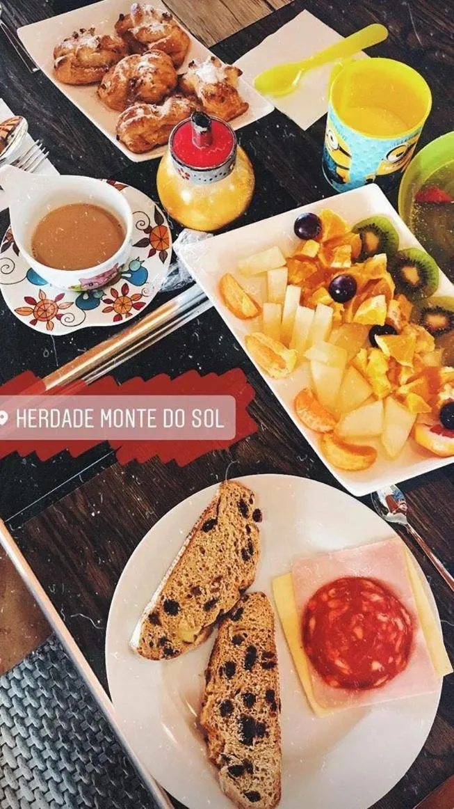 Continental breakfast in Herdade Monte Do Sol