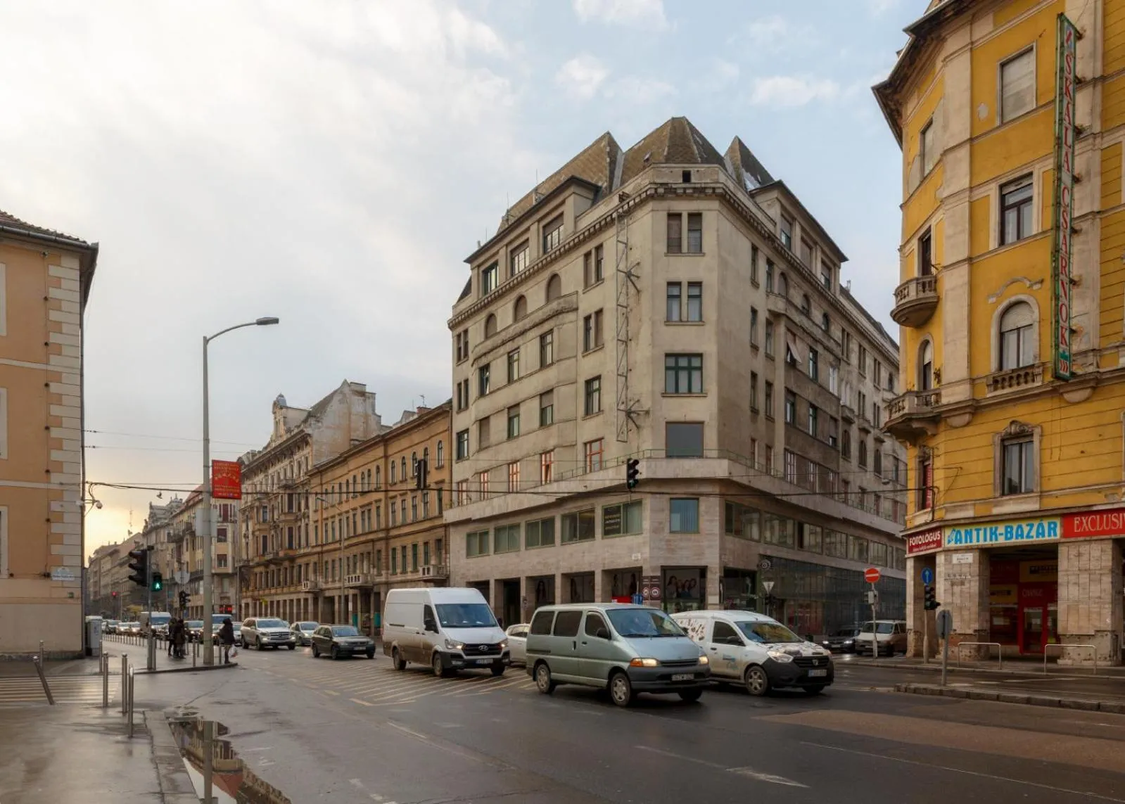 Neighbourhood in Julia superior apartment in the city center.