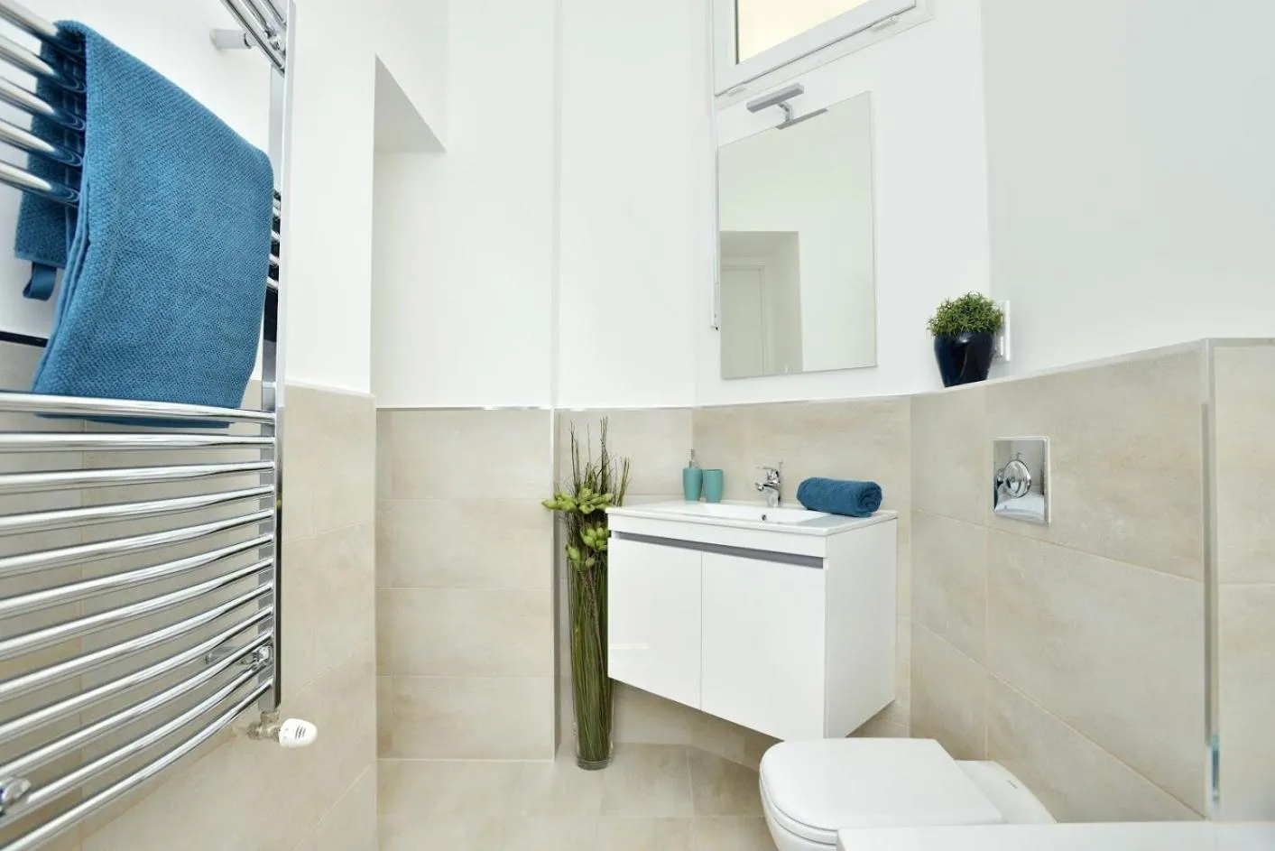 Bathroom in Julia superior apartment in the city center.