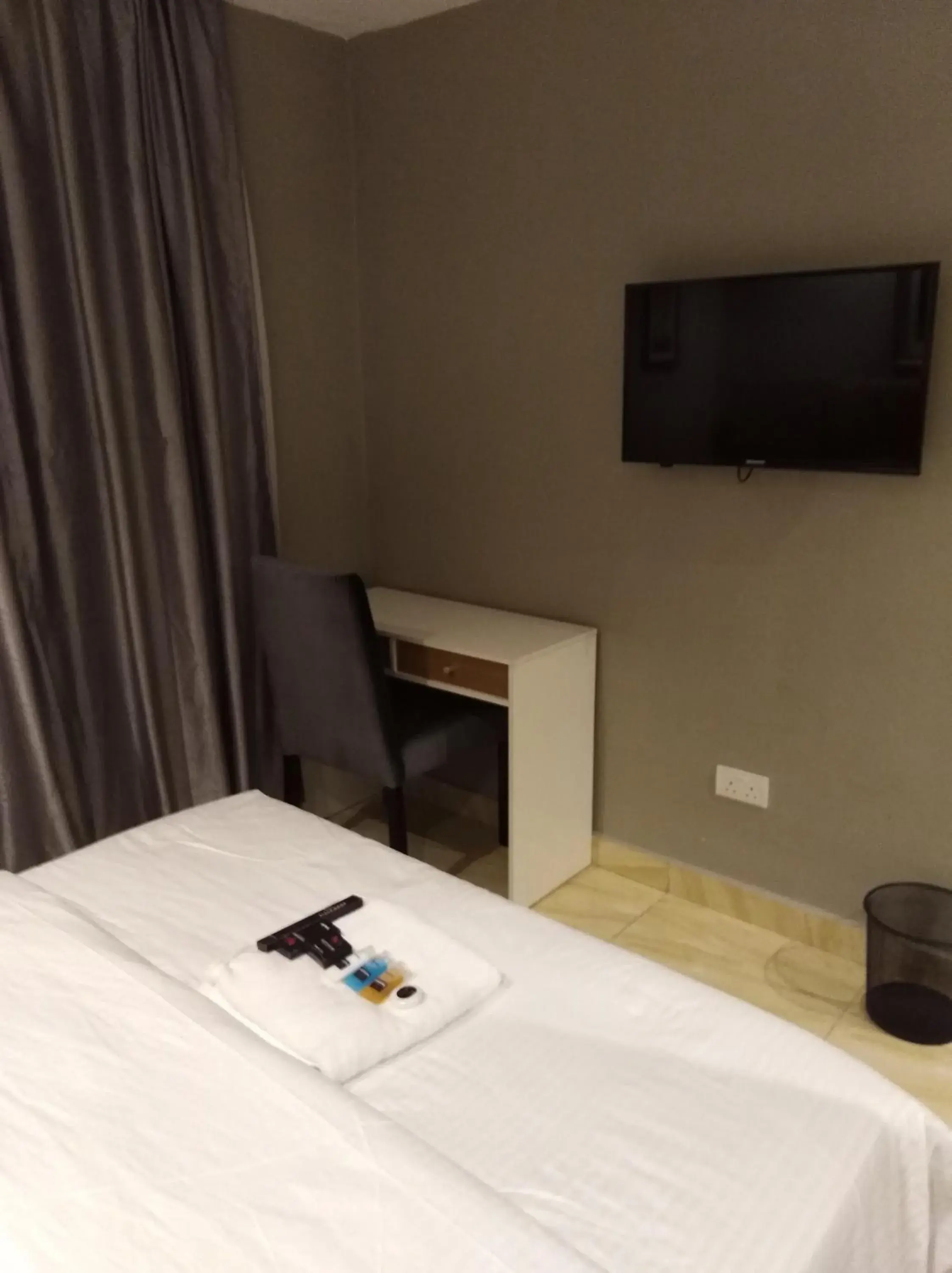 TV and multimedia, Bed in Blackwood Hotels TV and multimedia, Bed in Blackwood Hotels
