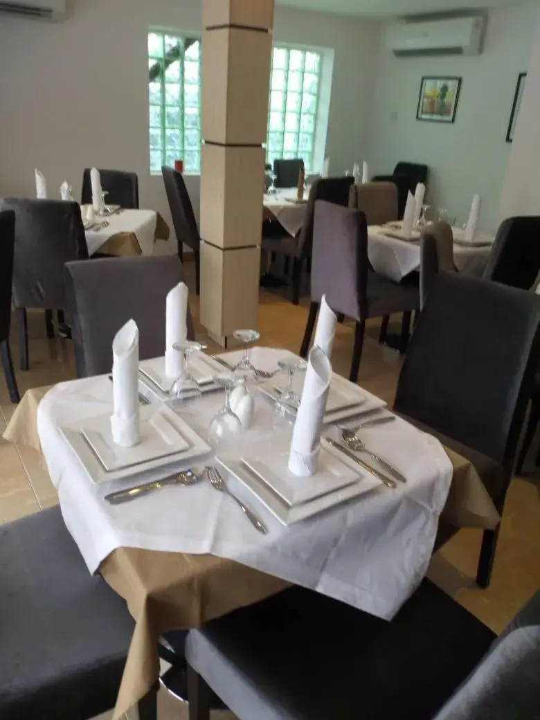 Restaurant/places to eat in Blackwood Hotels Restaurant/places to eat in Blackwood Hotels