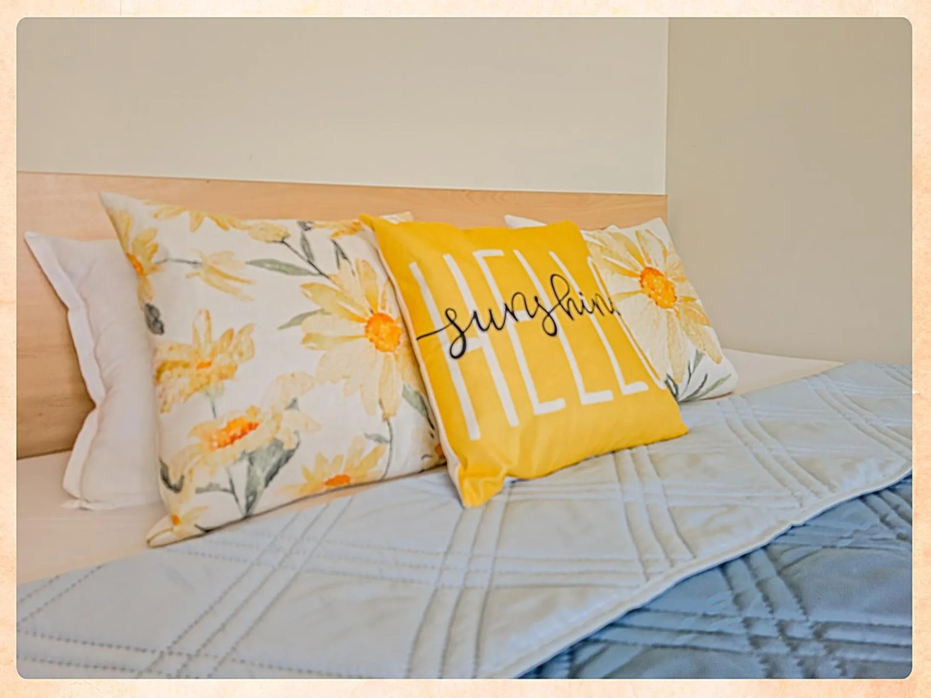 Bed in Sun City I Apartments