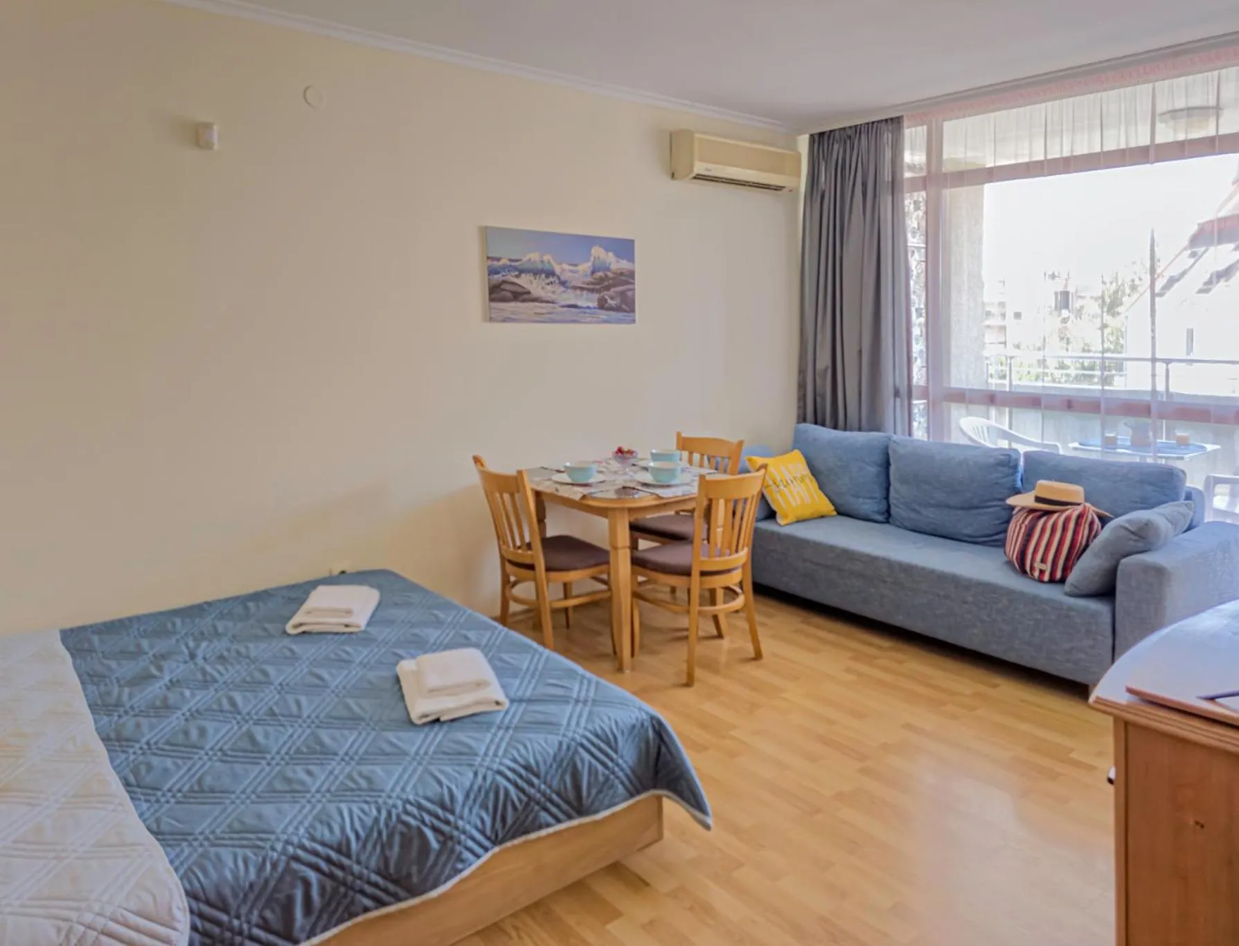 Bed in Sun City I Apartments