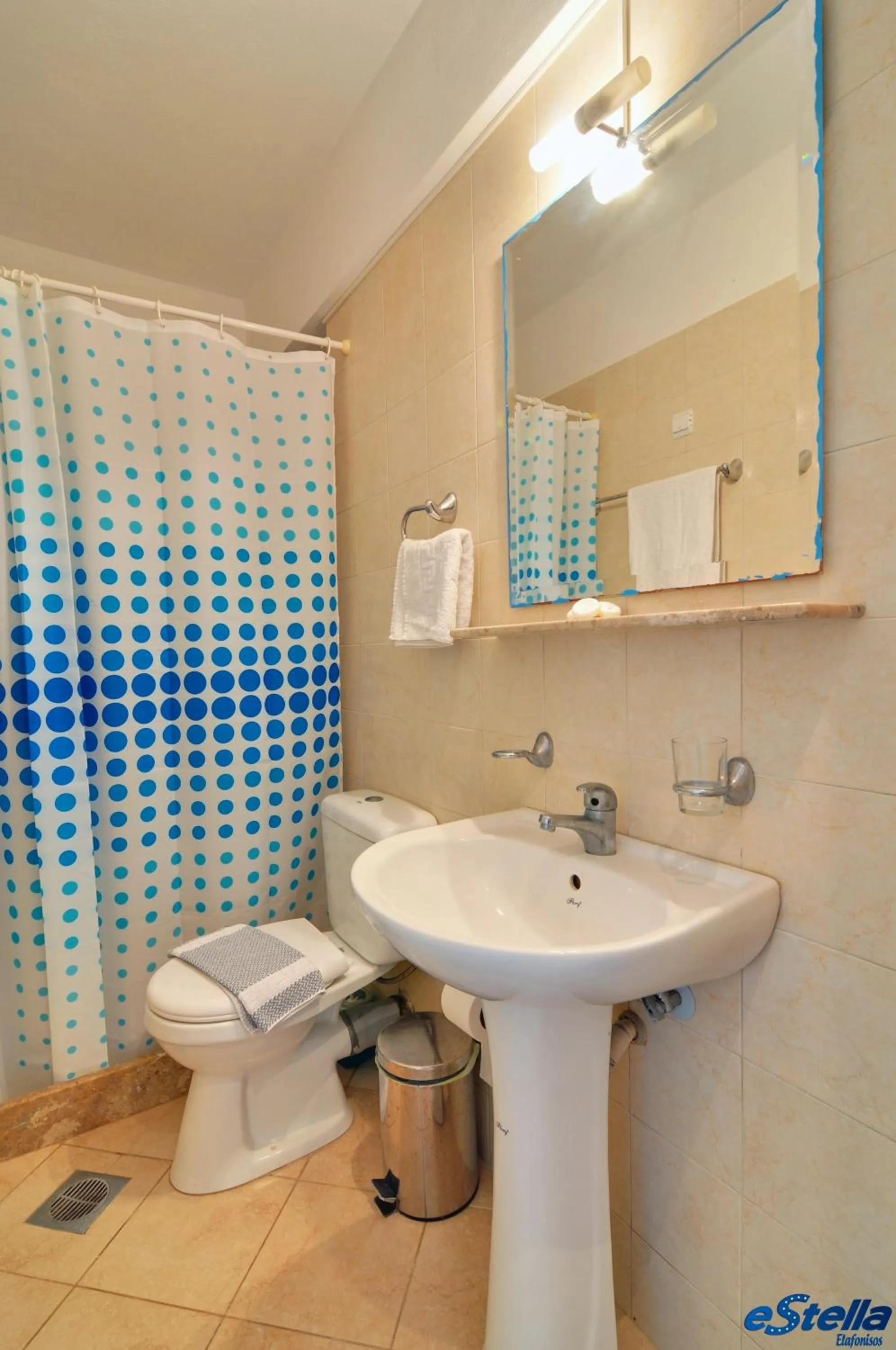 Bathroom in Estella Studios