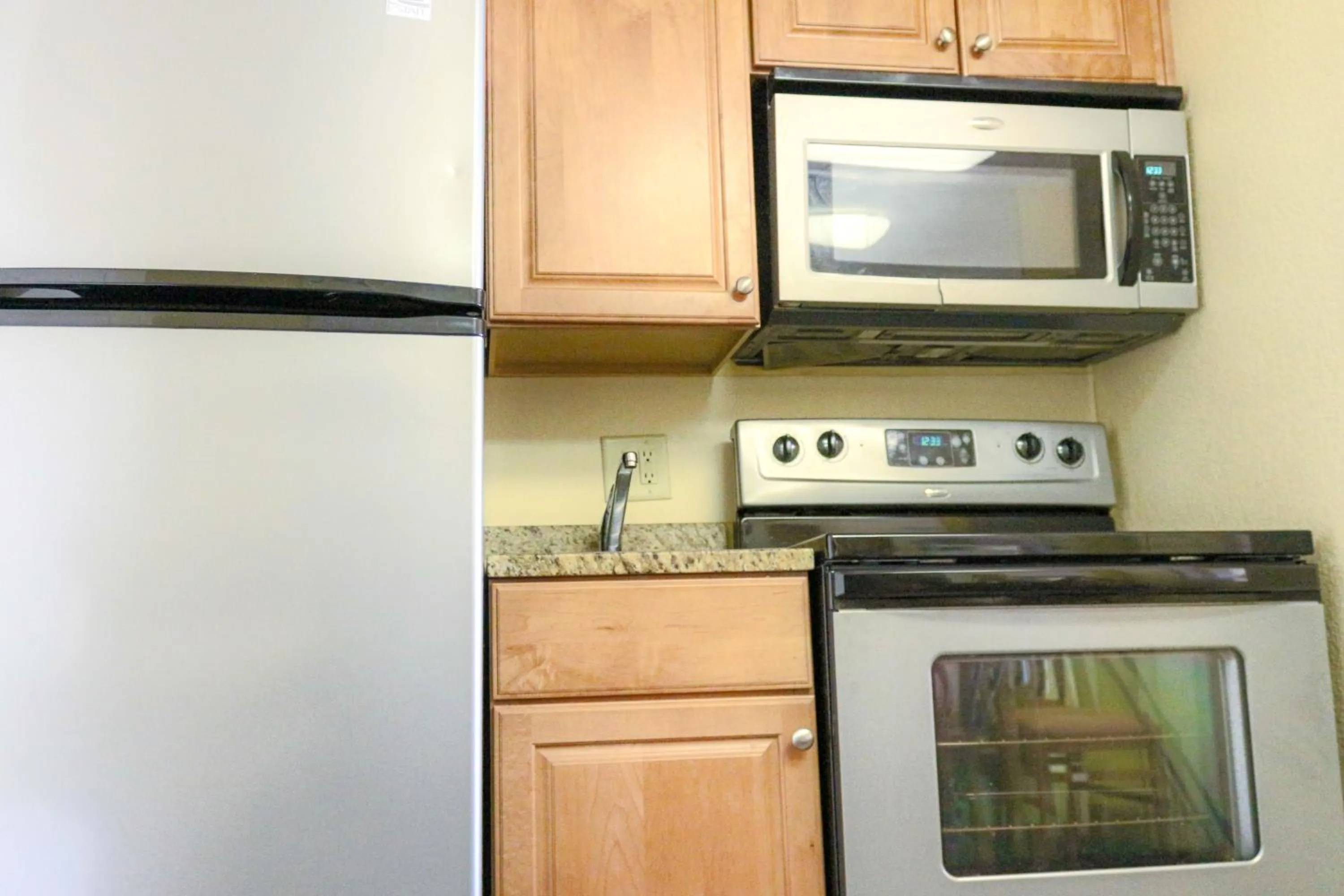 Kitchen or kitchenette in Schooner II Beach and Racquet Club