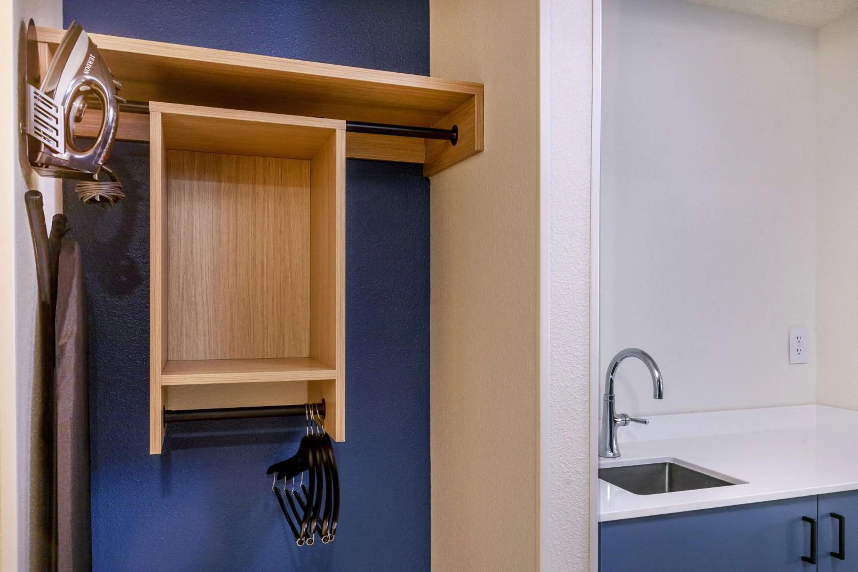 Photo of the whole room in Spark by Hilton Denver International Airport