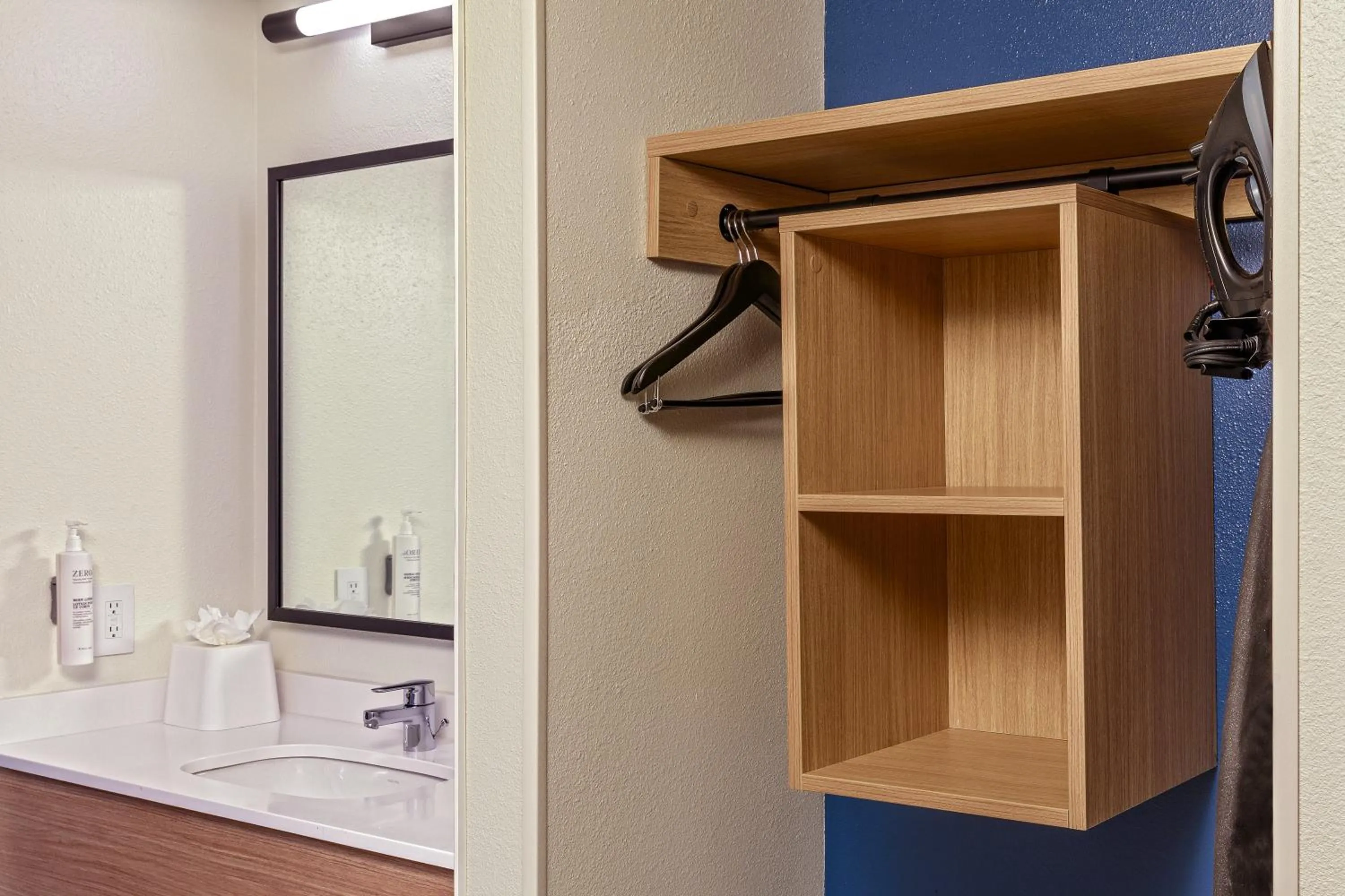 storage in Spark by Hilton Denver International Airport