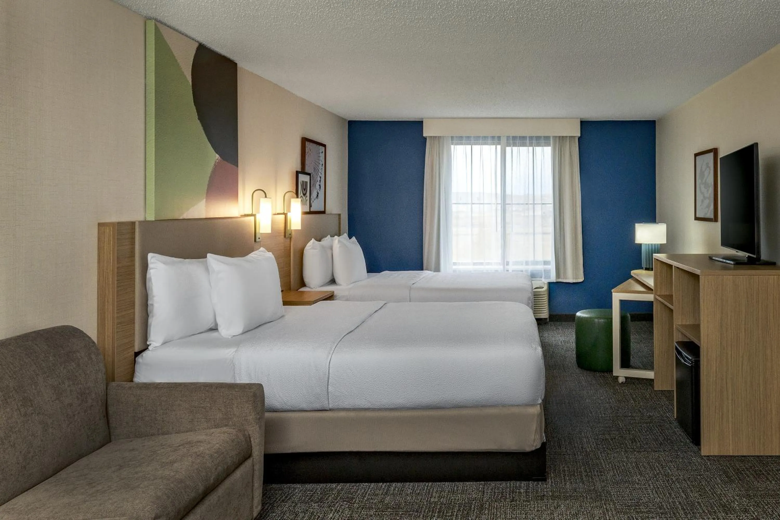 Bedroom, Bed in Spark by Hilton Denver International Airport