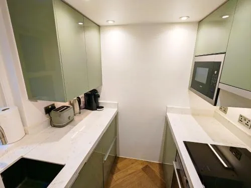 Modern 1 Bedroom Apartment in Kensington