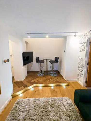 Modern 1 Bedroom Apartment in Kensington