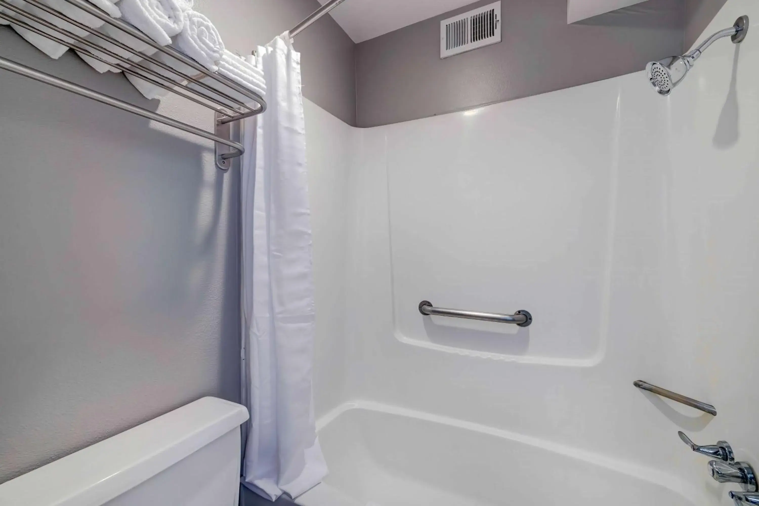 Bedroom in Studio 6 Rock Springs WY Flaming Gorge Bedroom in Studio 6 Rock Springs WY Flaming Gorge