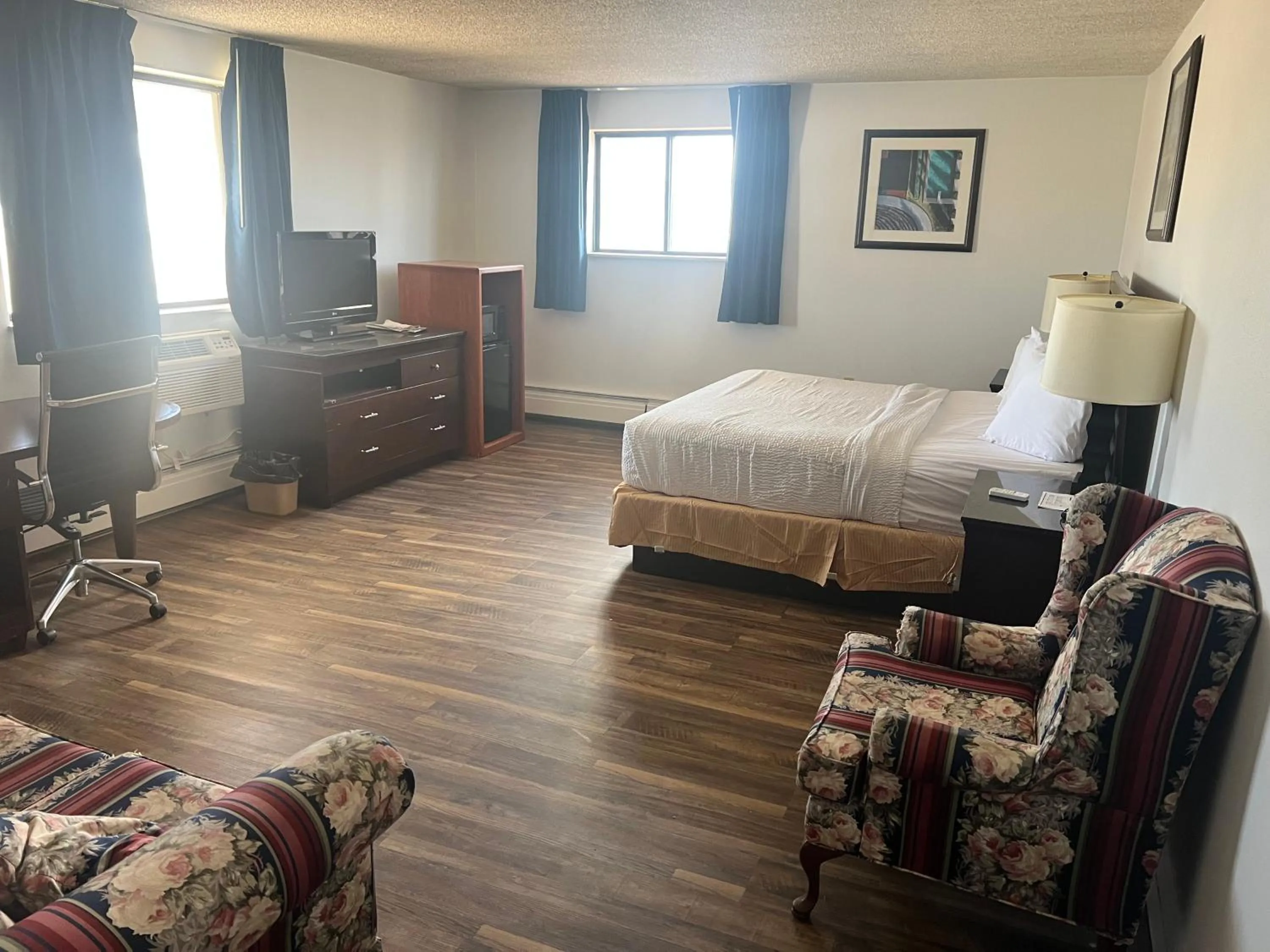 Bedroom, Bed in Travelodge by Wyndham Laramie